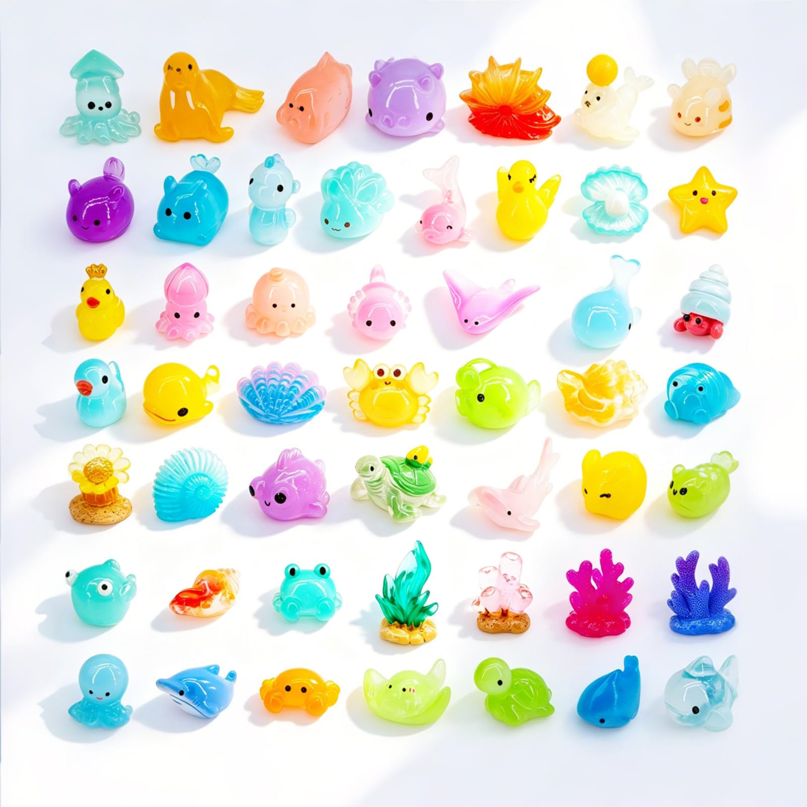BORISCA 50 Pcs Animals Figures Mini Resin Animals Mixed, Cute Smoot Luminous Sea Mini Resin Animals for DIY Fish Tank Potted Micro Fairy Garden Dollhouse