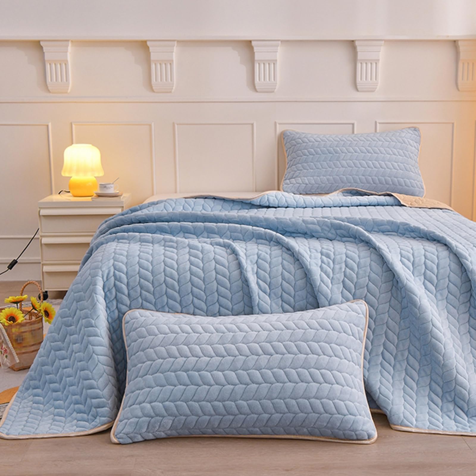 Tagesdecke 200 x 230 cm Plüsch Flanell Bettüberwurf Sofa hellblau