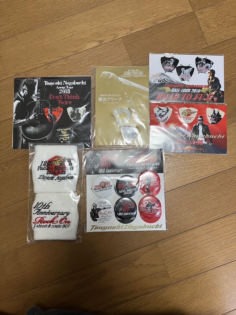 長渕剛ツアーキャップとリストバンドのセットにビックセットを加えた4点セットです Amazon.co.jp: 長渕剛 ツアーピック ロックオンリストバンド