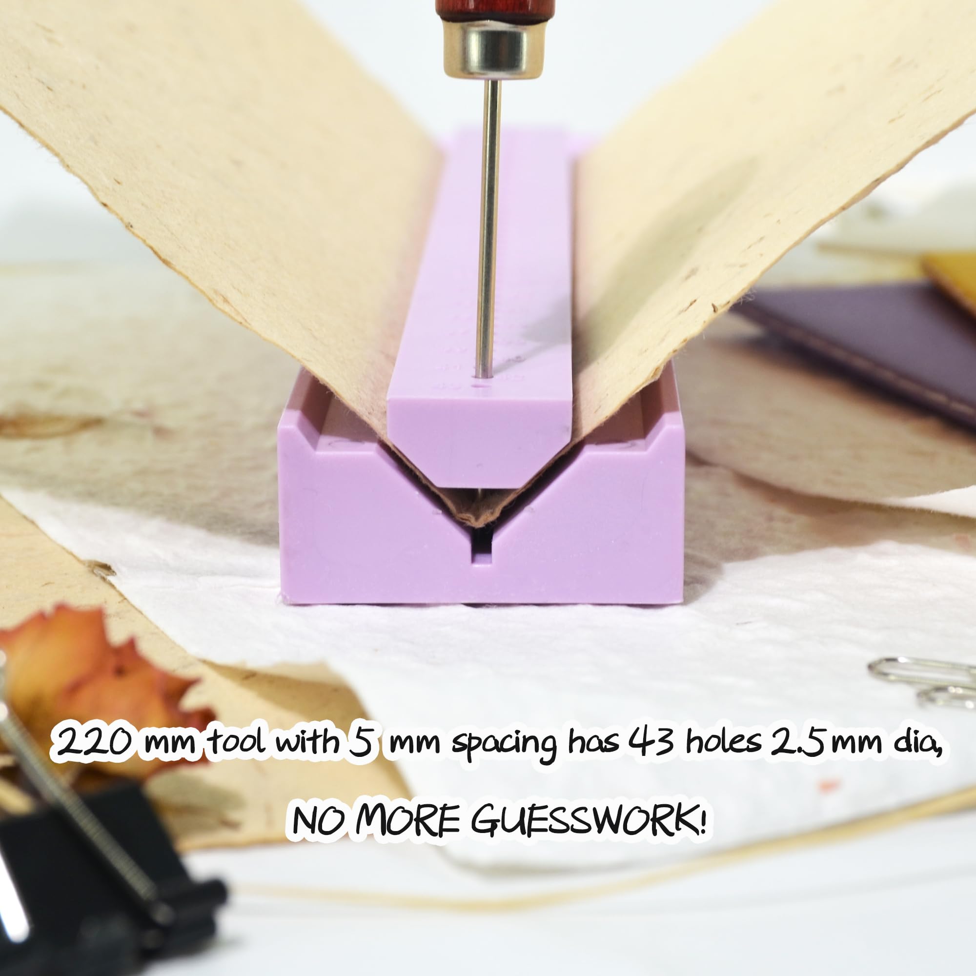 UPTTHOW 19 strumenti per punzonatura per rilegatura, con punteruolo e culla, ago, filo cerato, righello, cartella ossea, graffetta, kit per scrapbooking in plastica, per lavori fai da te, quaderni