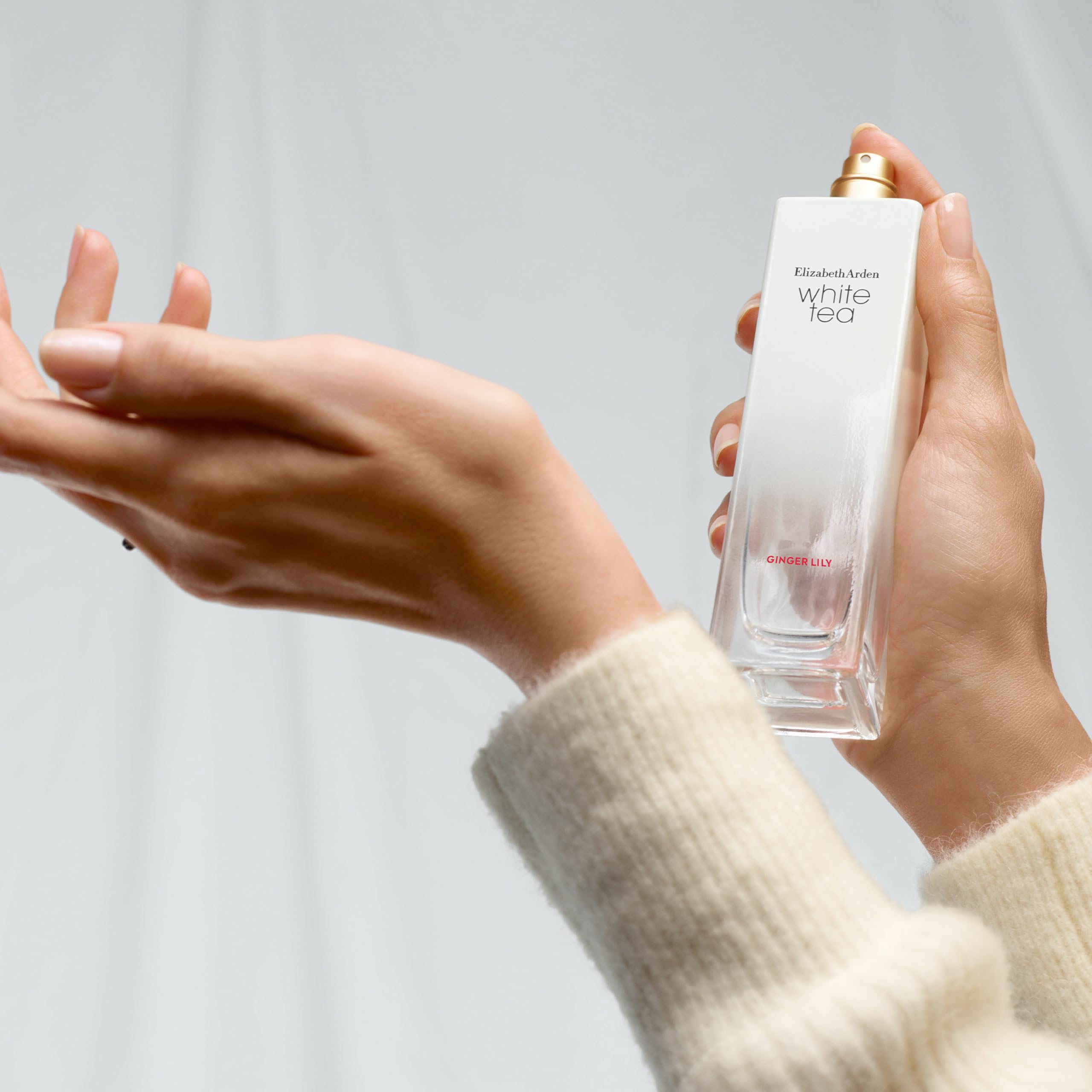 Elizabeth Arden – White Tea Ginger Lily Eau de Toilette Spray: fragranza dolce e floreale con giglio allo zenzero, estratto di tè bianco e legno di Madras, fresca e sensuale, per il benessere, 50 ml