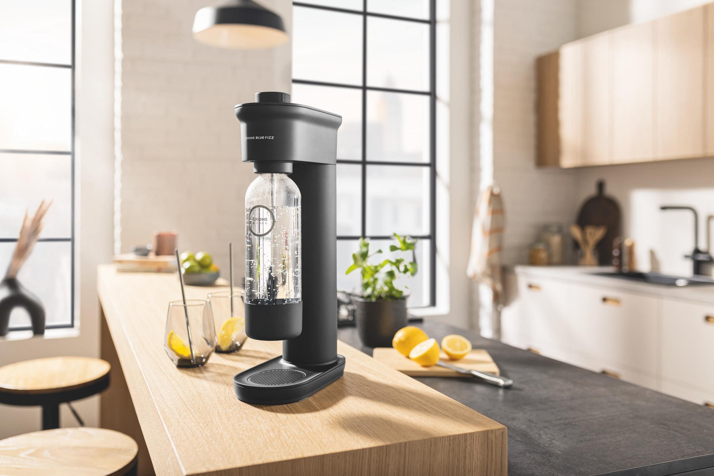 GROHE Blue Fizz, Wasserflasche (Fassungsvermögen: 850ml, nicht spülmaschinenfest, Bajonettverschluss, kompatibel mit dem GROHE Blue Fizz Wassersprudler), schwarz, 41250K00