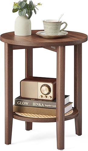 VASAGLE Mesa auxiliar redonda, mesa de noche bohemia de 2 niveles con estante de almacenamiento de aspecto de ratán, mesita de noche para espacios