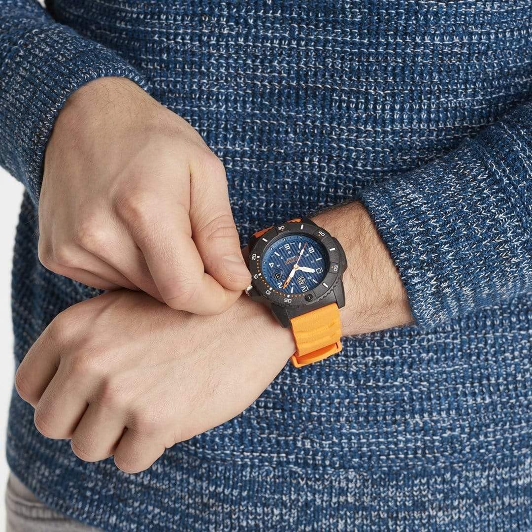 Luminox – Navy Seal HerrenUhr 45 mm, 3600 Serie, Taucheruhr Edelstahl, Saphirglas, Swiss Quarz Uhr, 200 m wasserdicht, Selbstleuchtend