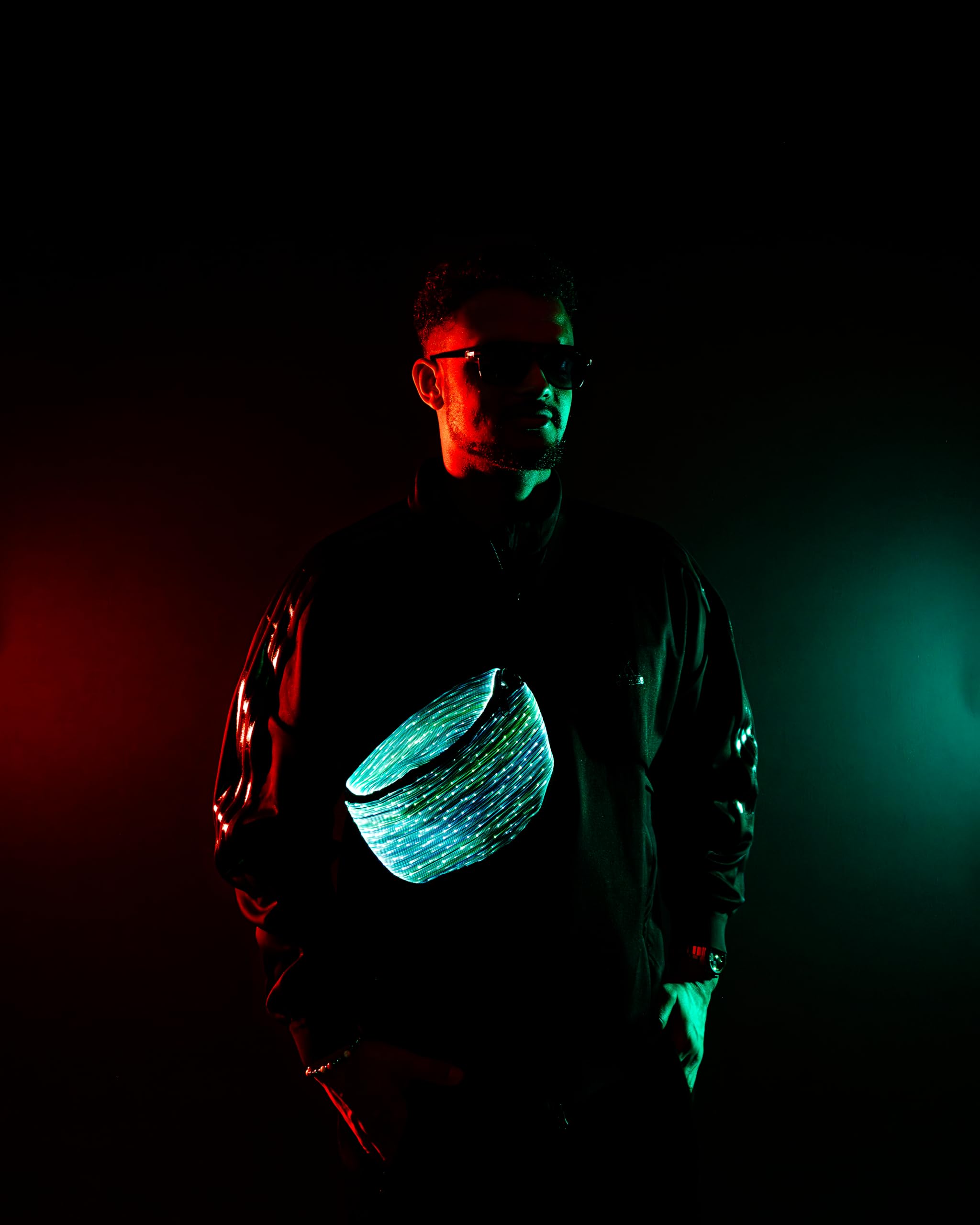 NEBULITE [Marktneuheit] leuchtende Bauchtasche PRO mit Farbwechsel und APP-Steuerung, Festival, Fashion, viel Stauraum