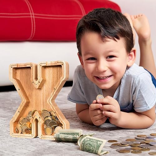 Miniatura 124 de SummiDate Alcancía de madera con nombre, niños y niñas, tamaño grande, letras alfabeto A-Z, monedas y billetes, inicial en cubierta transparente