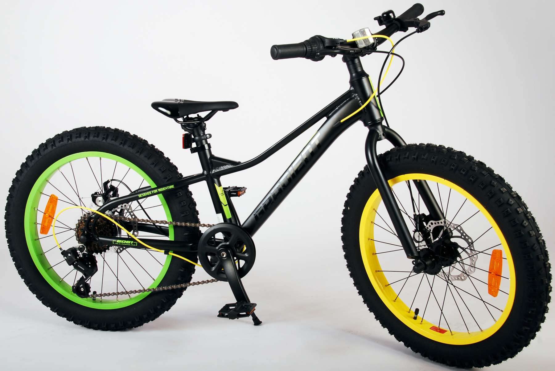 Bicicleta de montaña para niños de 20 pulgadas, incluye 6 velocidades y 2 frenos de mano, color amarillo y verde