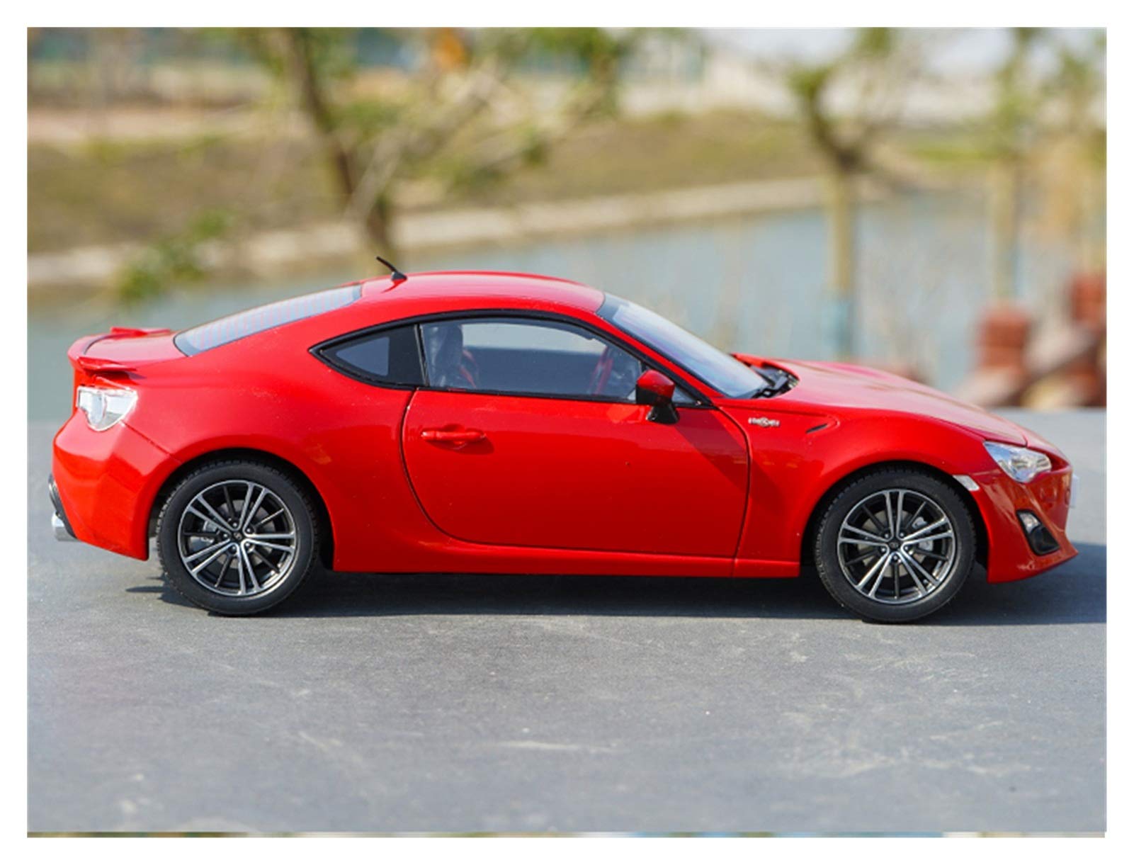 Amazon.co.jp: 1/18トヨタ用GT86レーシングカーダイキャストモデルカー