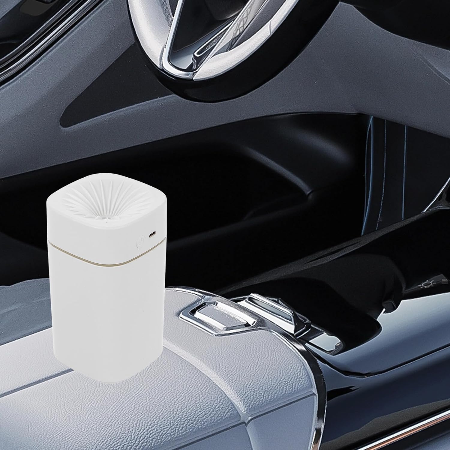 Plastic Car Humidifier 300ml Small Desktop Humidifier White Plastic with Continuous Spray and Finely Atomized Mist for Office and Home Use