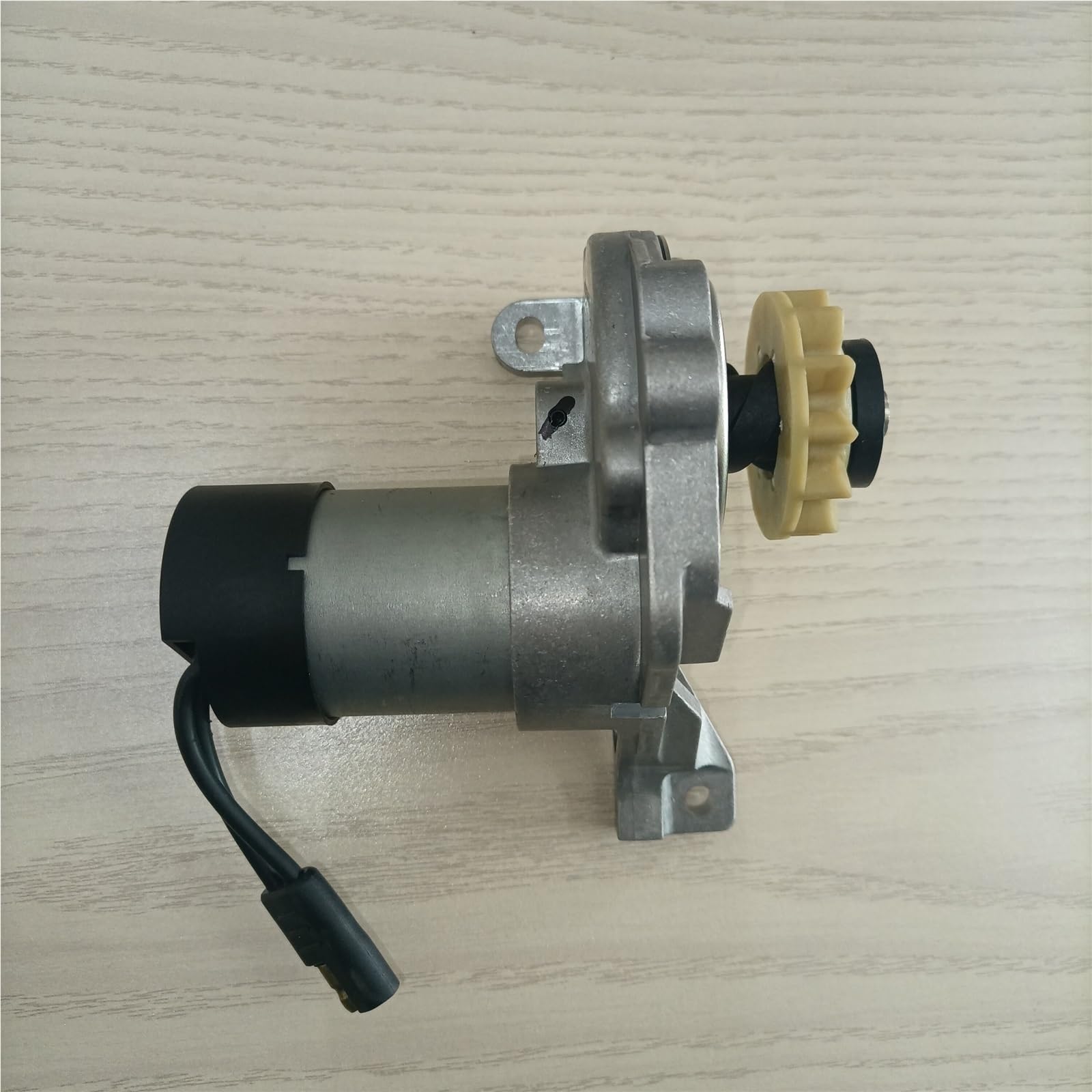 Rozrusznik silnika Pasuje do Briggs-Stratton STG93647 775is 875is 950is 18V Rozrusznik 799241 84005206