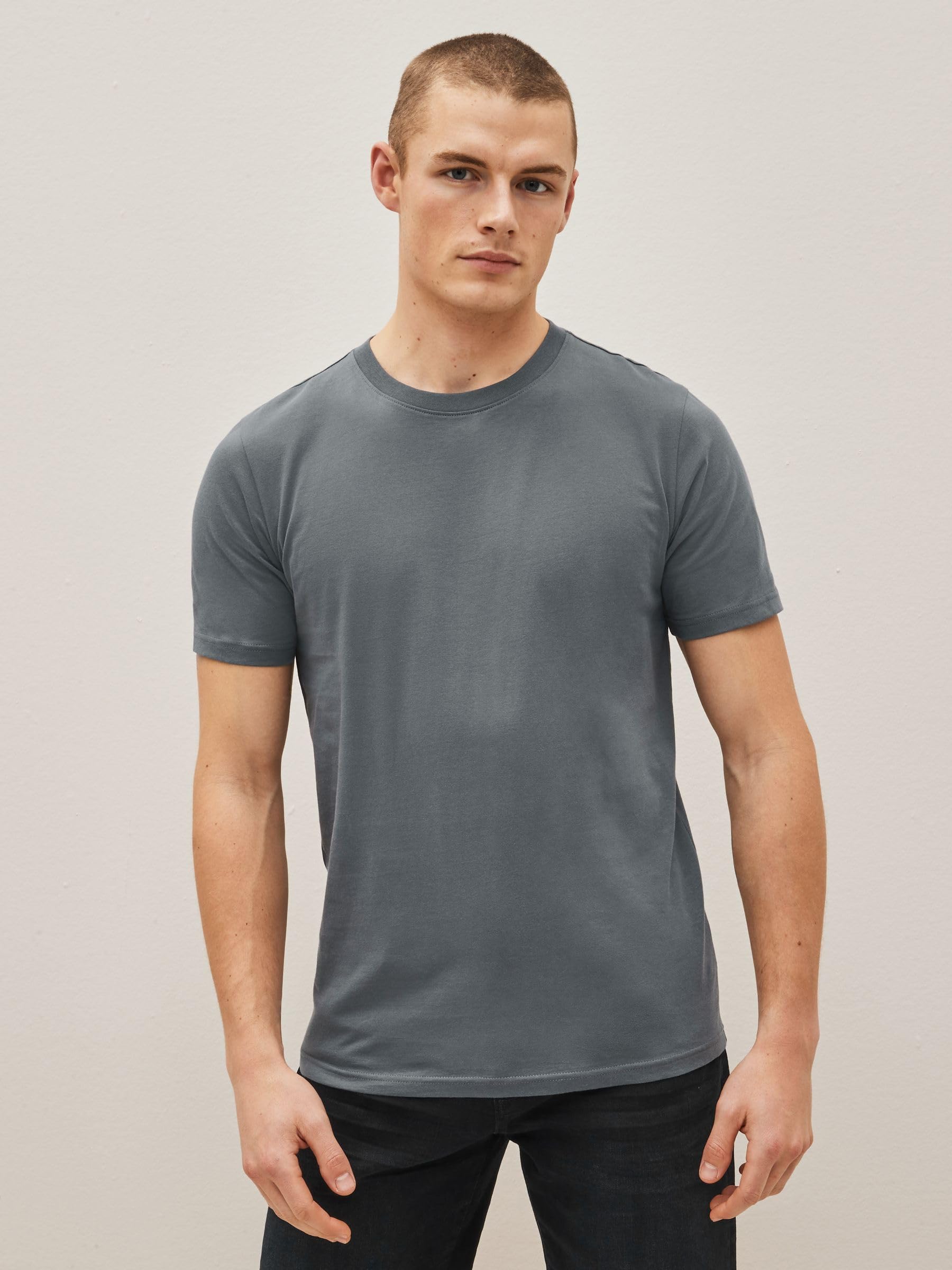 NEXT Hombres Pack de 6 Camisetas básicas de algodón de Corte Slim