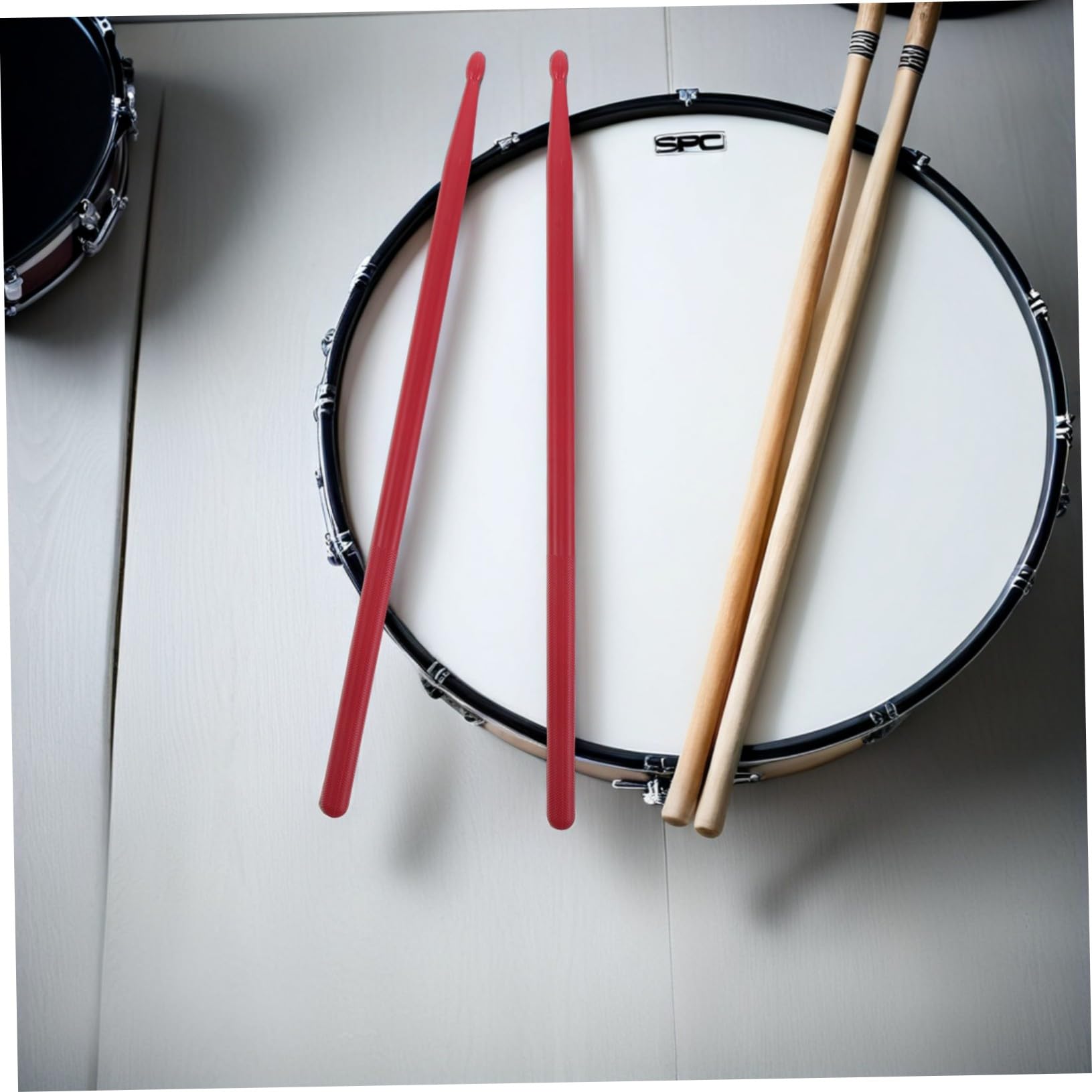 Juego de Accesorios para Batería con Funda Roja Antideslizante, Baquetas de Madera y Escobillas de Nylon para Adultos y Principiantes en Jazz y Blues