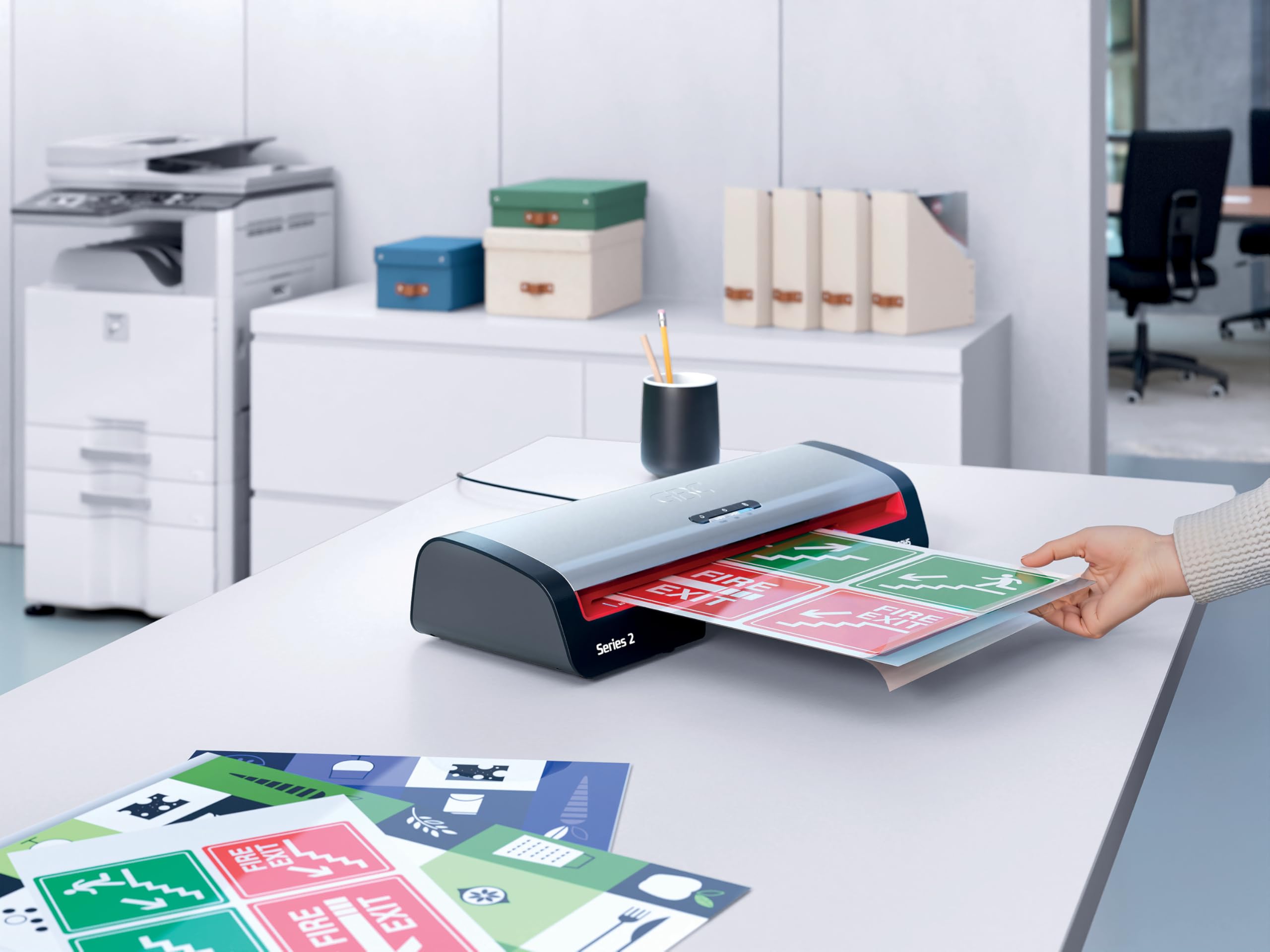 GBC 250HS Office A3 Laminiergerät - High Speed Laminieren, schnelle Aufwärmzeit von 1 Min, 75-125 Mikron, Anti-Stau, Auto-Abschaltung, inkl. 5x A4-Laminierfolien, Schwarz/Rot, 4410071EU