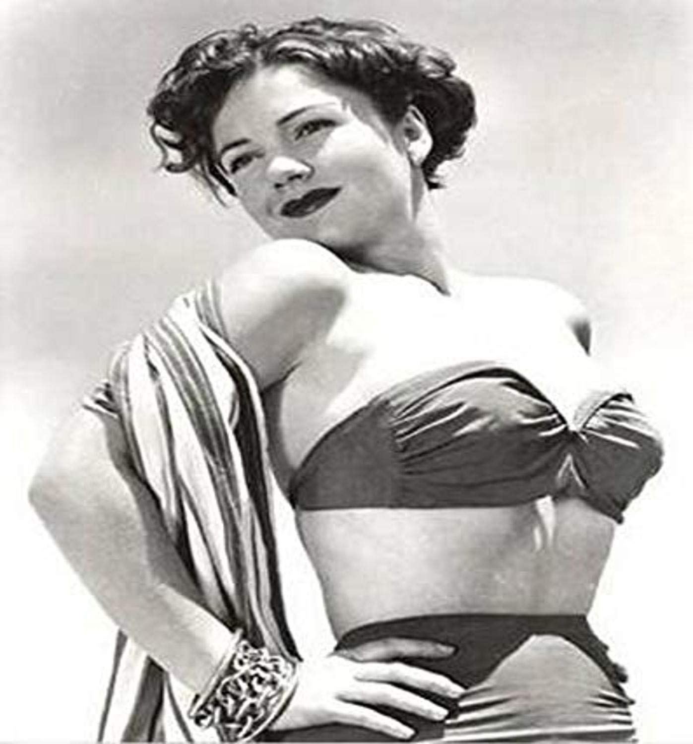Posterazzi DAP11075 Anne Baxter - Bikini Photo Print, 8 x 10, Multi
