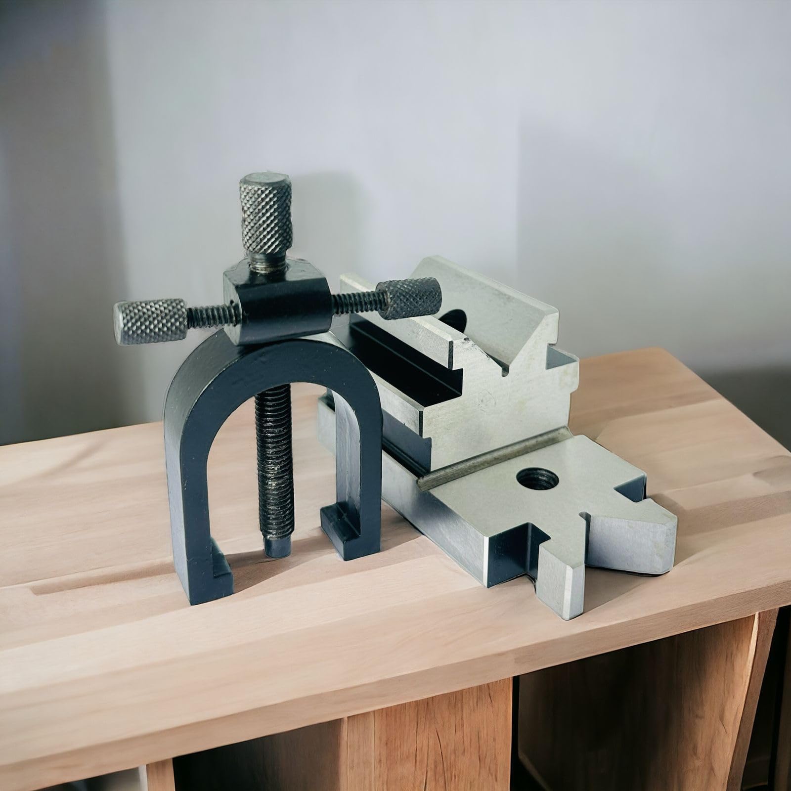 BLUEFOX TOOLS Angle V-block & Clamp 0.0003 Hardened Steel Holding Capacity 1-5/16