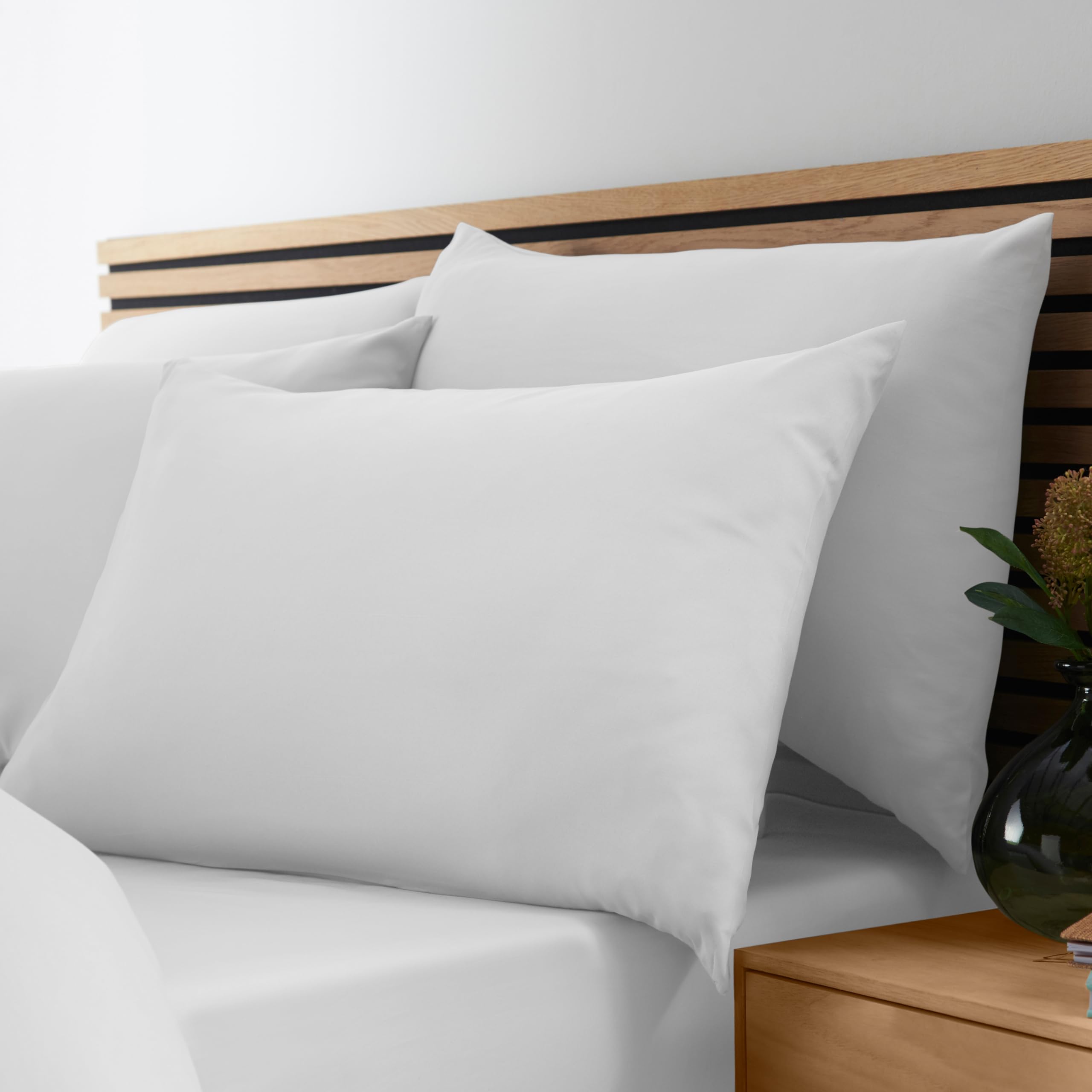 Catherine Lansfield So Soft Non Iron Standard Pillowcase Pack of 4 in White | Size: Standard Pillow Case