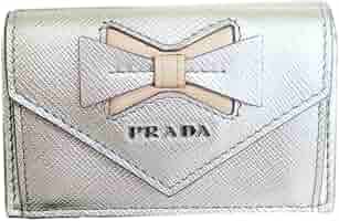 【お値下げ中】PRADA プラダ サフィアーノ 三つ折り財布 リボン Amazon | Prada リボン サフィアーノ メタリック シルバーとベージュ