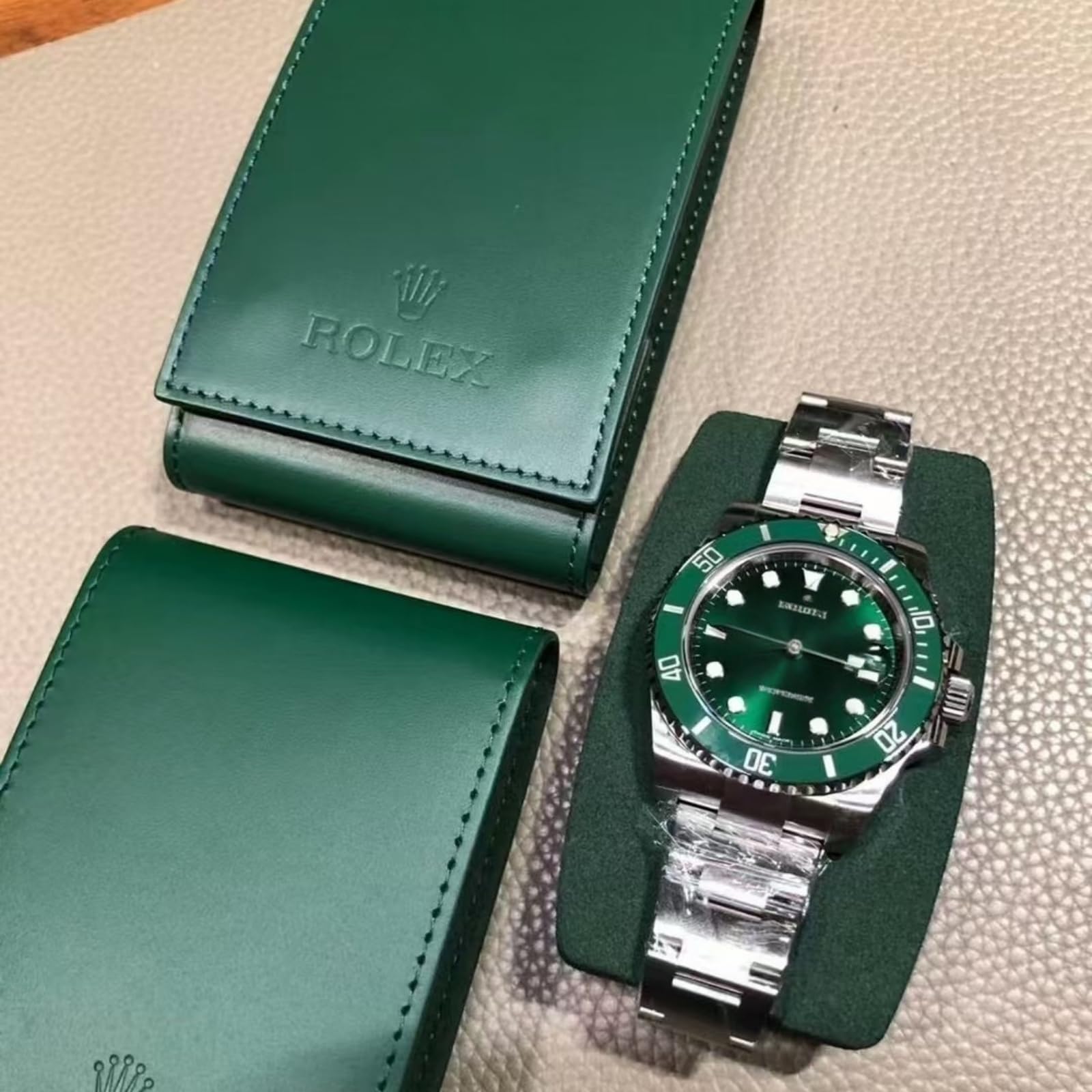 ROUREOX Grüner Uhrenbeutel Reise Etui Tragbar Aufbewahrung Organizer Weich Samt Futter Knopf Verschluss Uhrenhalter für Rolex Fashion