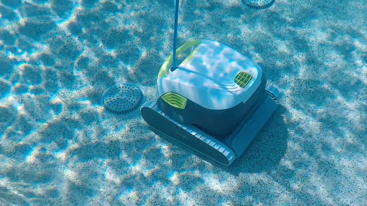 Dolphin T30 - Robot Limpiador eléctrico con Alambre para Piscina sobre Suelo hasta 12 m - Limpieza de Fondo y Paredes - Filtración Ultra Fina