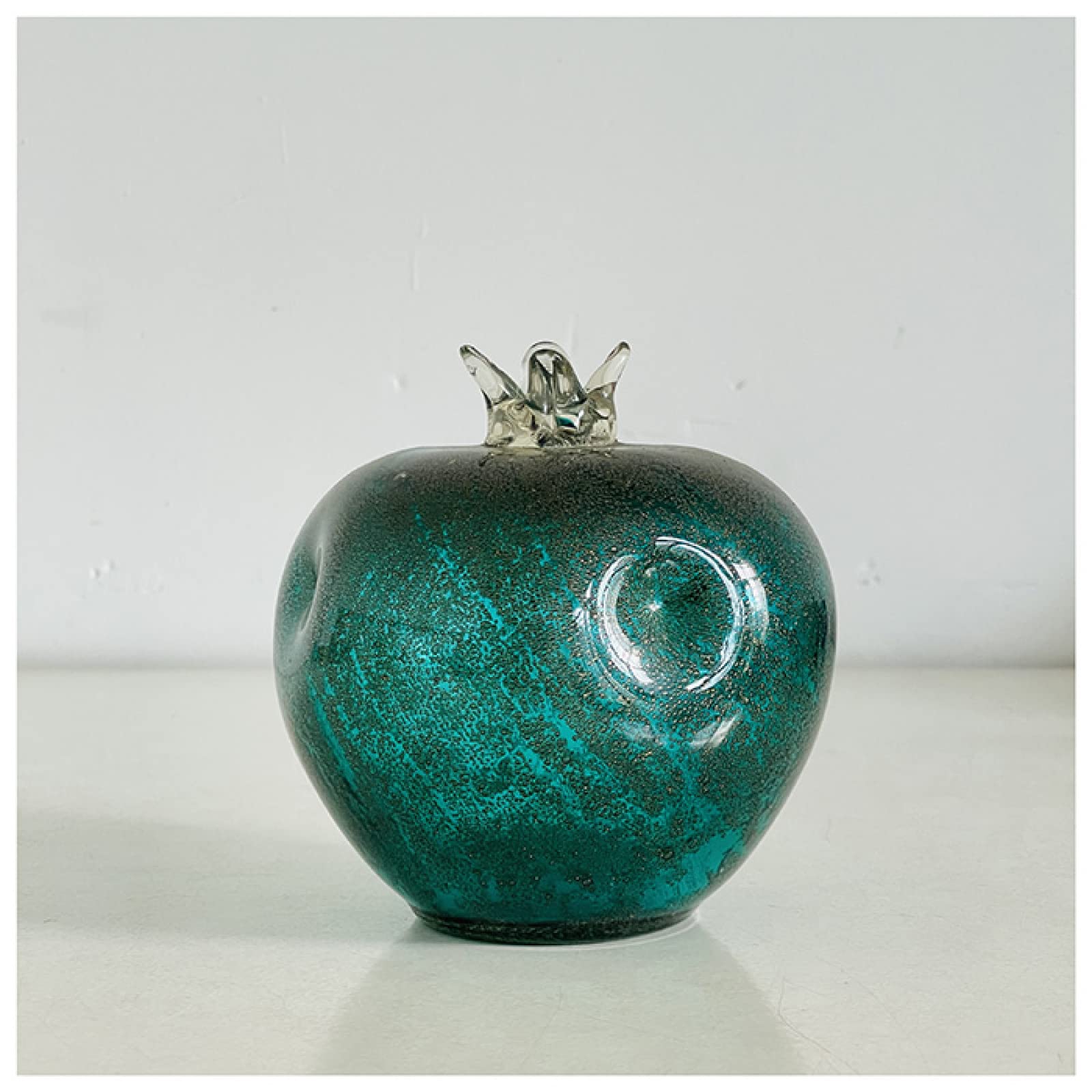 DECRZPB Coloured Glaze Art Green Pomegranate Fruit Glass Figurine Handmade Blown Glass Paperweights Gift for Birthday Home Decor Table Ornament