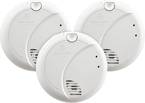 First Alert BRK 7010BFF-3 - Detector de humo cableado con sensor fotoeléctrico y batería de respaldo, paquete de 3, color blanco