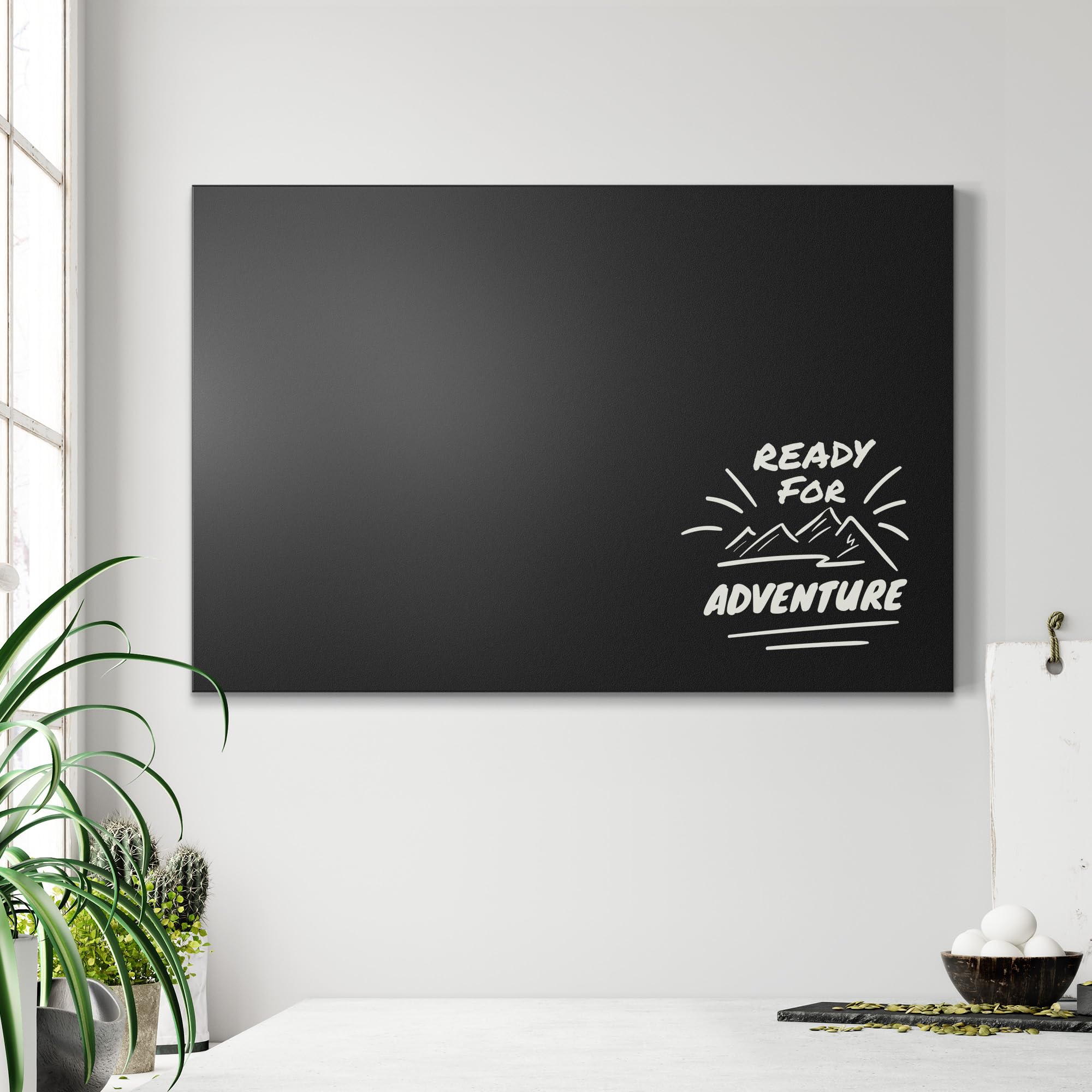 DEQORI Magnetyczna tablica do pisania kredą z nadrukiem UV | motyw "Gotowy na przygodę" | prostokątna, 90 x 60 cm | metalowa tablica kredowa do pisania – dekoracja ścienna do kuchni, korytarza, pokoju