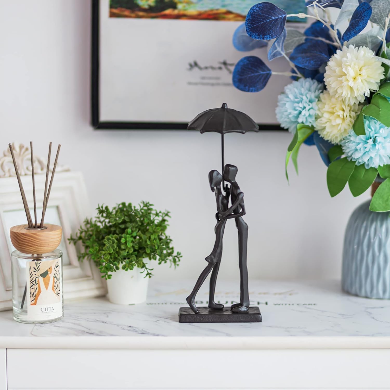 Sziqiqi Iron 6th Sculpture for Wife - Black Metal Couple Statue Kissing Under Umbrella Man Woman Sculpture Figurines for Shelf Mantel Fireplace Entry Bookshelf Television Room - Image 3