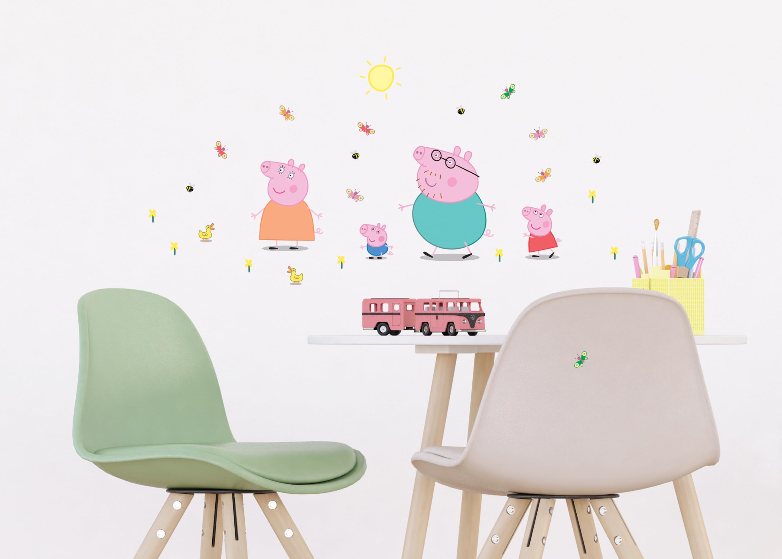 Peppa Pig Classic naklejki ścienne do pokoju dziecięcego, tatuaż ścienny chłopiec dekoracja firmy AG Design | 30 x 30 cm | ADKS 3832
