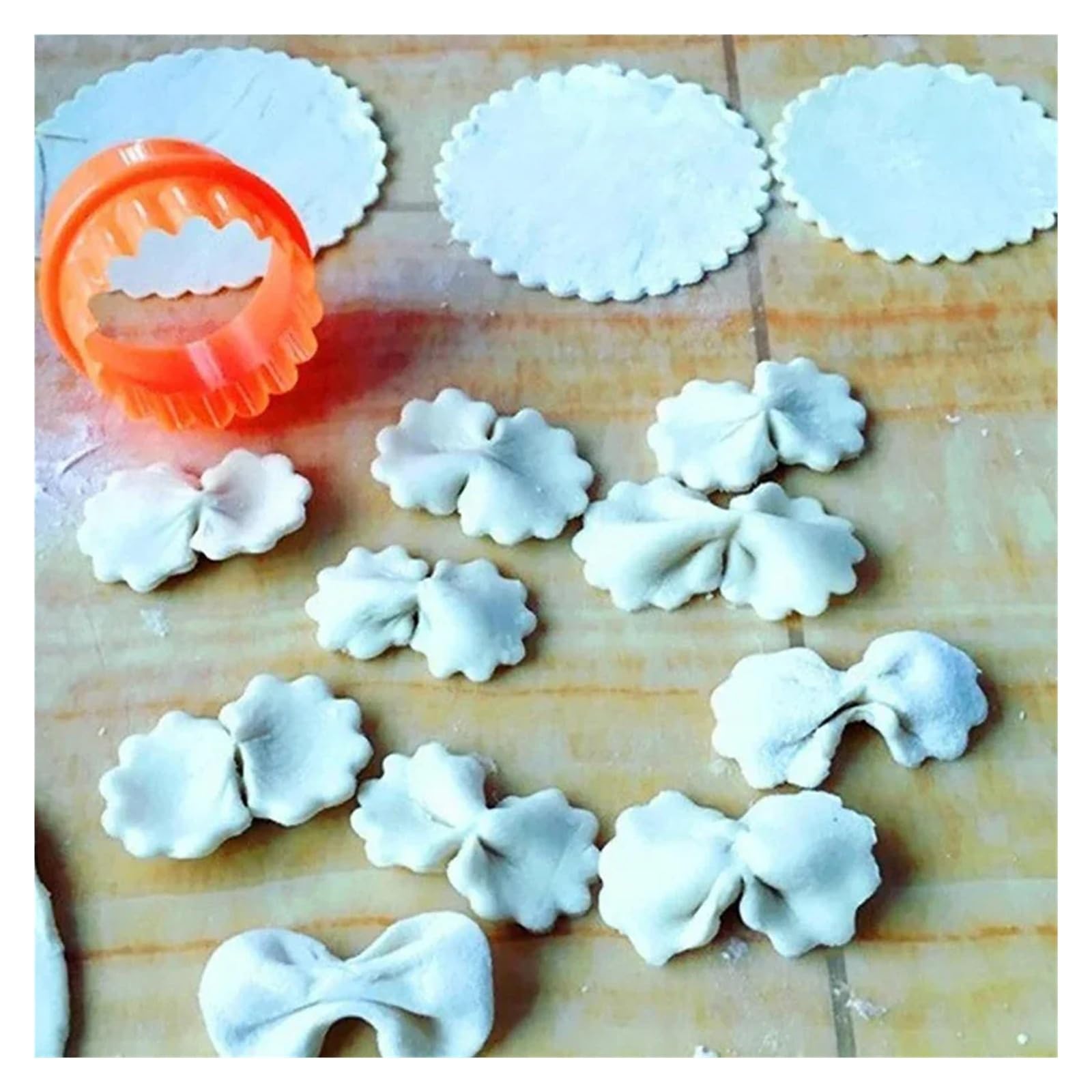 Moules à biscuits en forme d'arbre de noël, en forme de cœur, d'étoile, de piston, for la cuisson de Mousse, décoration de gâteau, outils de bricolage, 5 pièces/ensemble(Heart)
