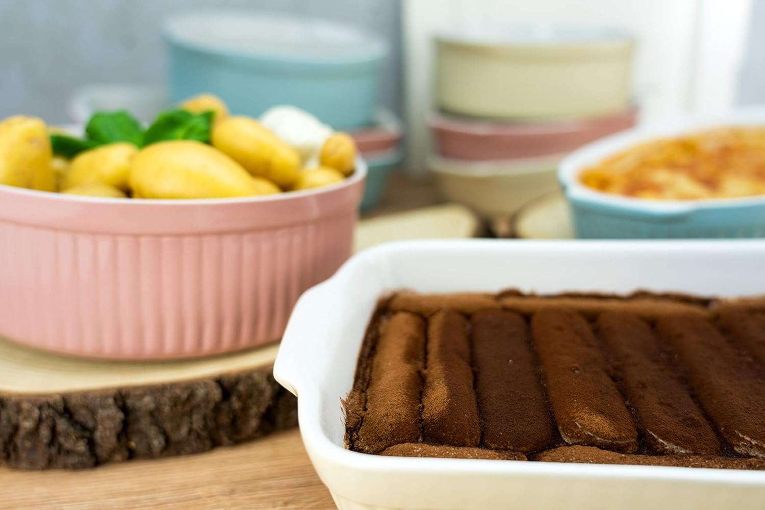 CreaTable 33054 Oval Casserole Dish, Stoneware, Oven Safe up to 250°C, Dishwasher Safe, Blue, 33.5 x 19 x 5 cm