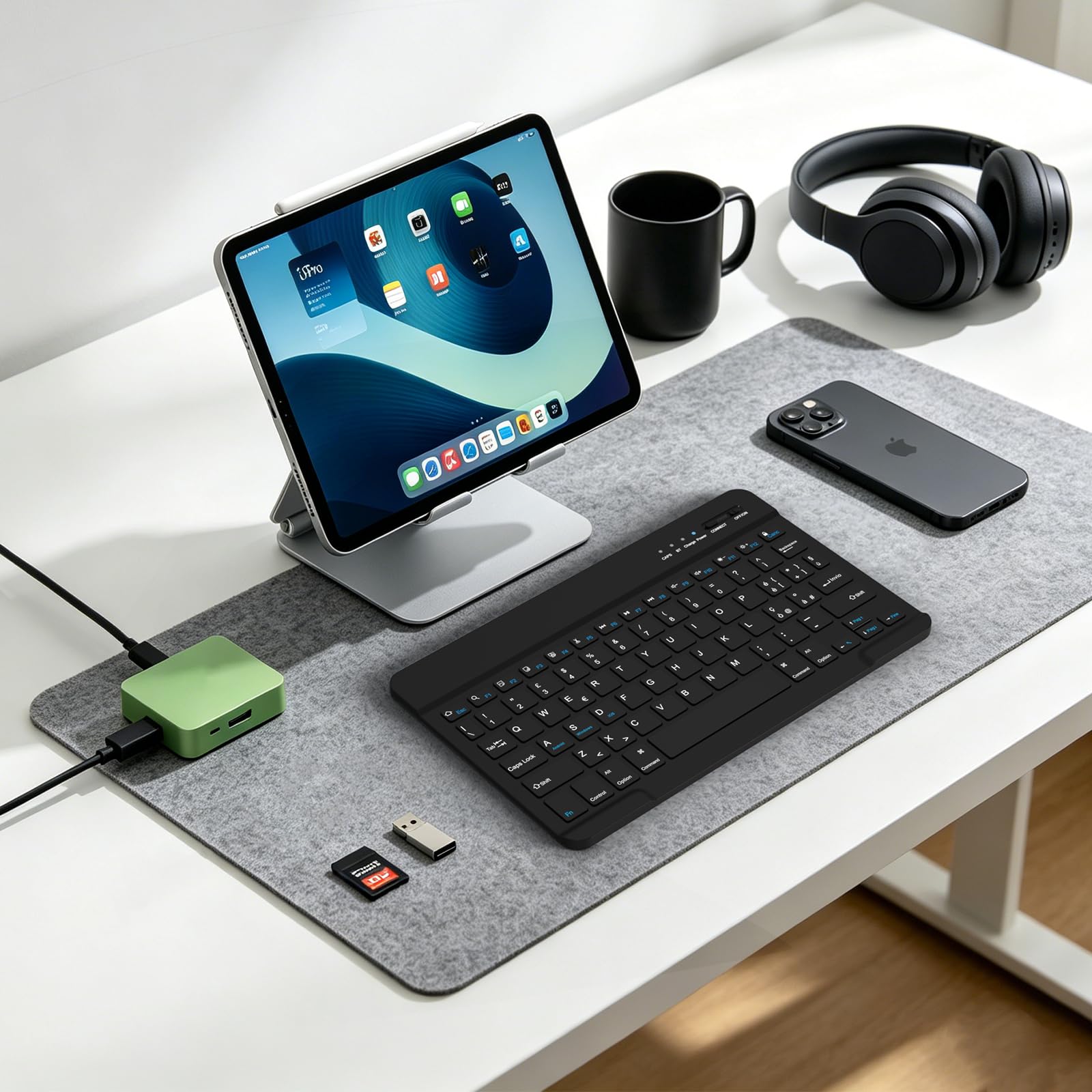 Tastiera Wireless Bluetooth Ricaricabile Ultra Sottile Compatta per Tablet Samsung, iPad, Android, Windows - Layout Italiano