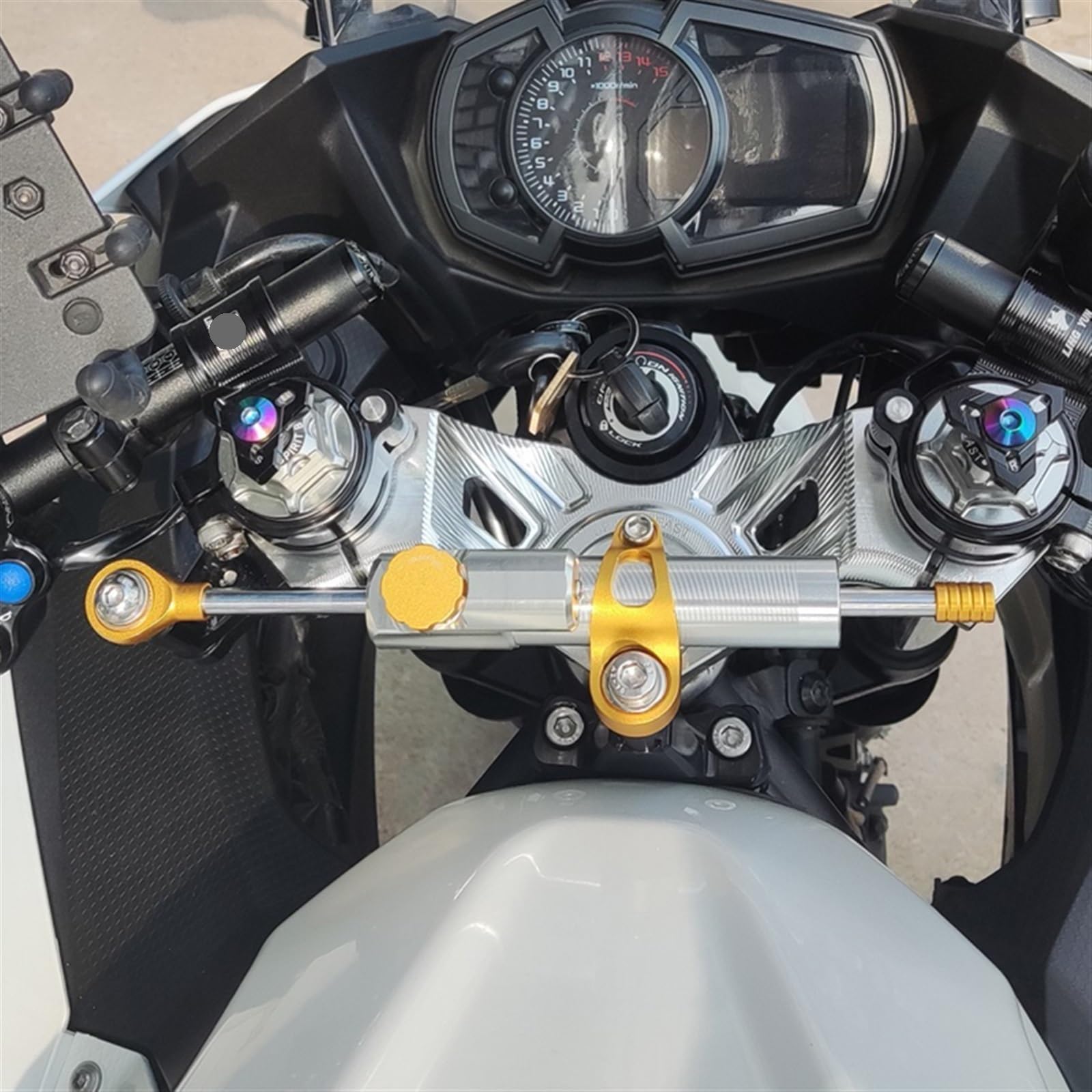 けい ライブディオZX ホイール