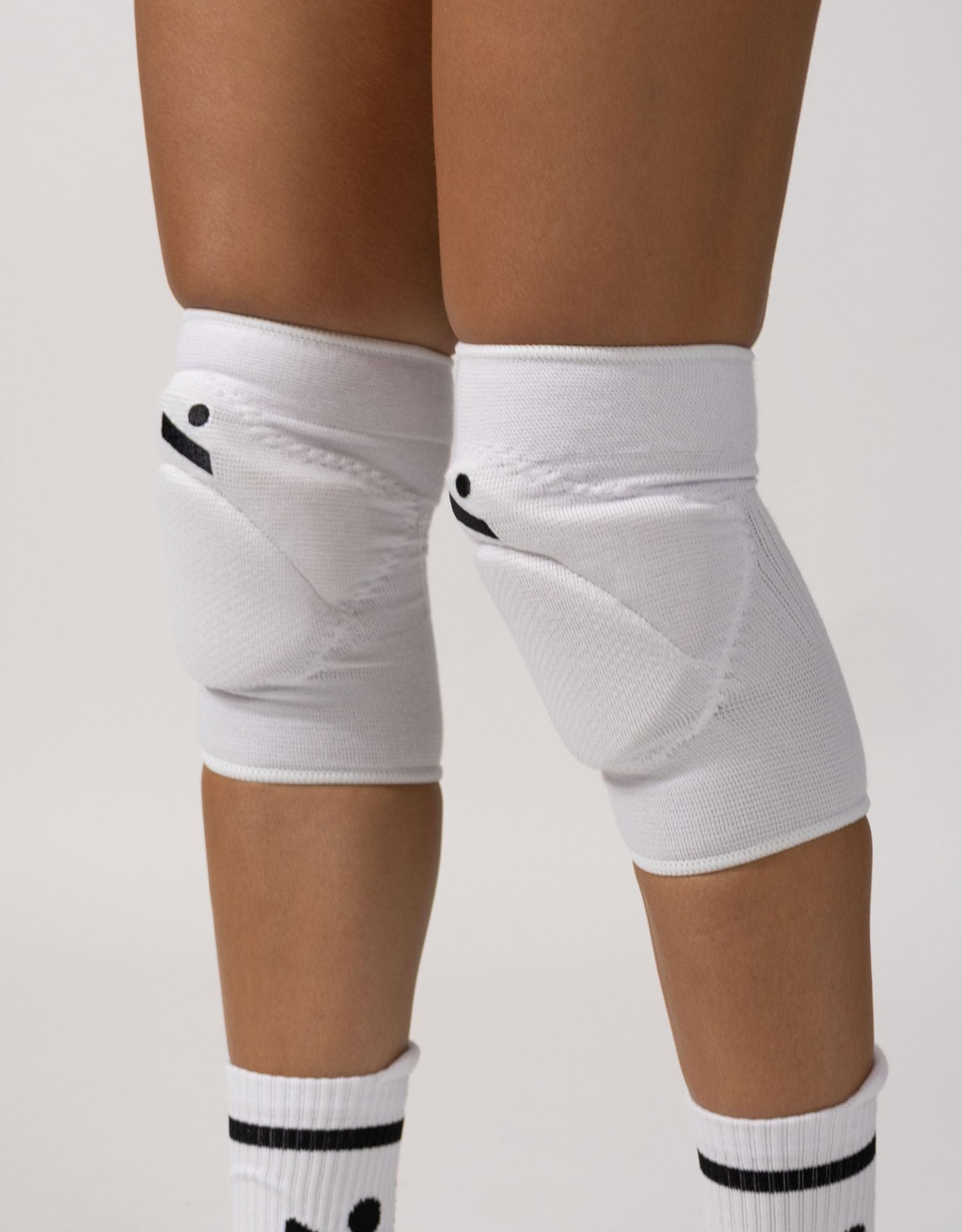 ninesquared Ginocchiera Sleek Knee Pad Unisex – Protettiva ma Compatta – 2 paia – (Bianco, XL)