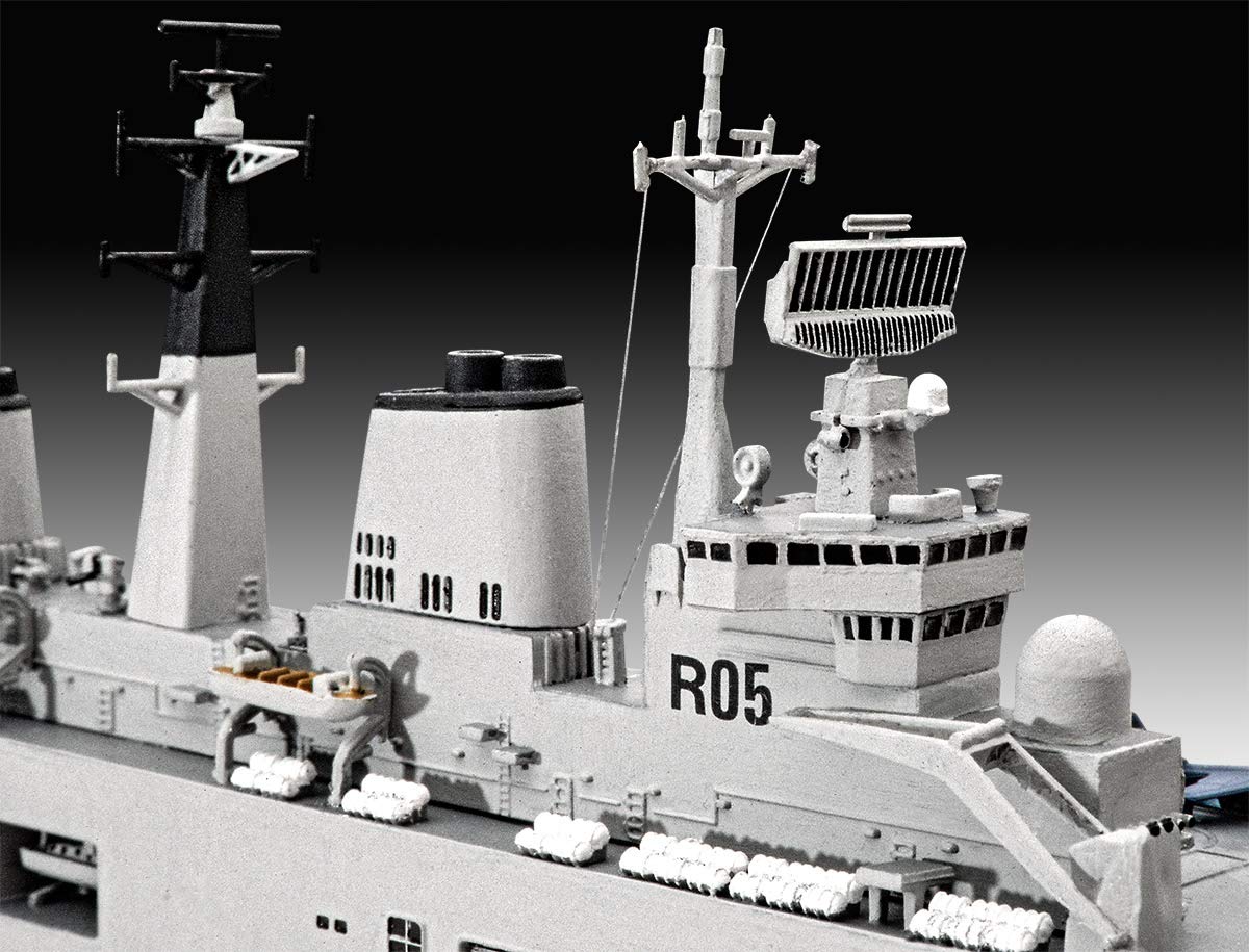 Amazon | ドイツレベル 1/700 イギリス海軍 HMS インヴィンシブル