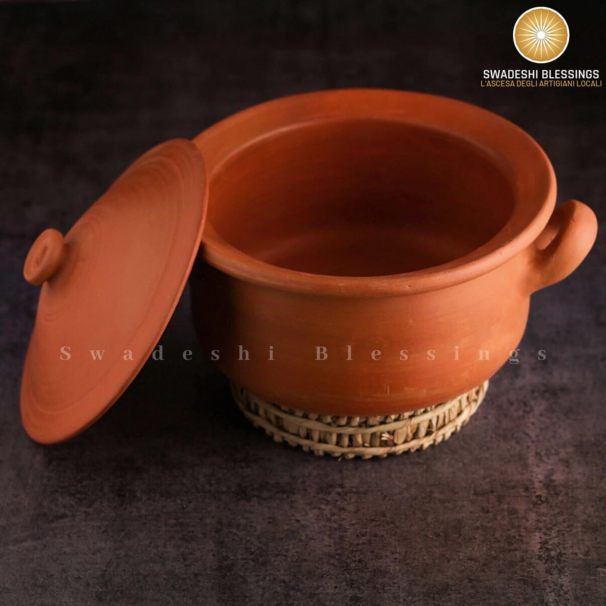 SWADESHI BLESSINGS Gamma esclusiva pentola in terracotta non smaltata per cucinare e servire con coperchio/terra Kadai/Mud Handi/Mitti Ke Bartan + supporto per palma e (2.5 litri)