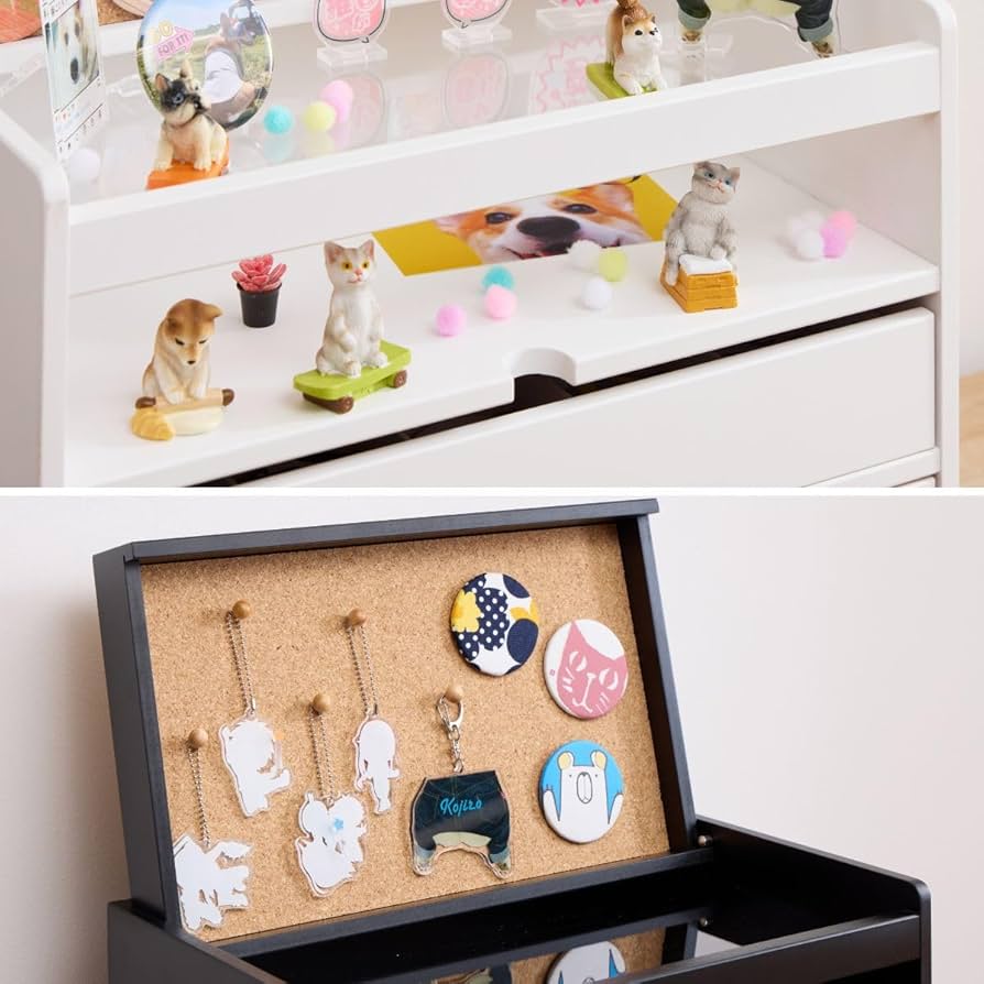 upside DO 推し活収納 iru イル 缶バッジ収納チェスト ホワイト 棚 大切にしまっておけて、いつでも眺められる 缶バッジ収納