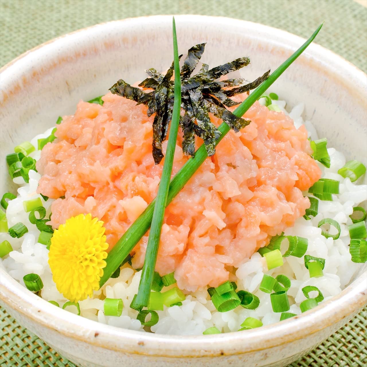 Amazon.co.jp: 築地の王様 サーモン ネギトロ 80g ×1パック : 食品