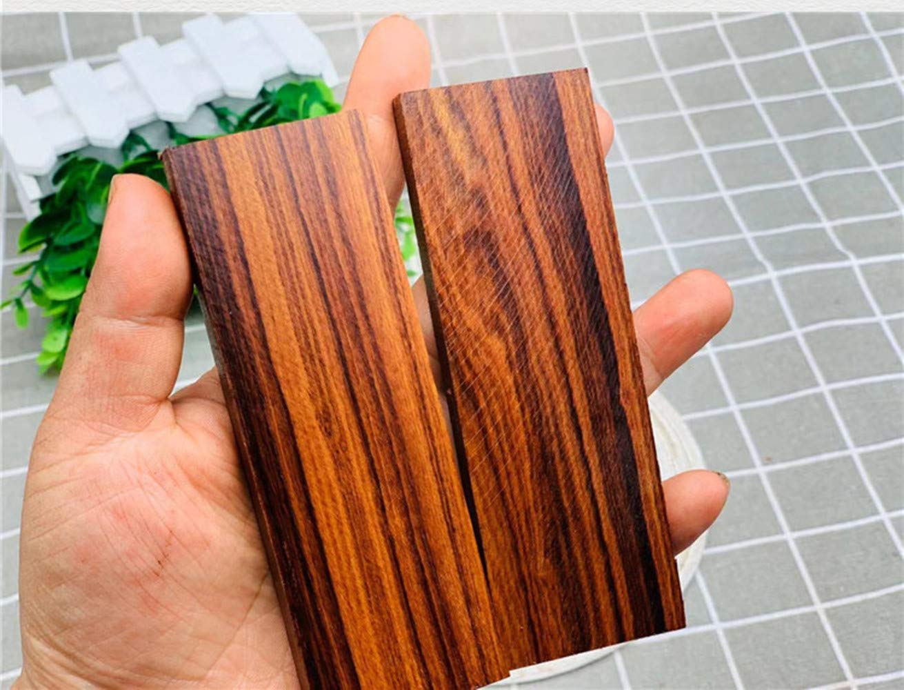 1 par de Mango de Cuchillo de Madera de Hierro del Desierto Escalas Losas Cuchillos Herramienta de Material de Bricolaje Personalizado para Hojas en Blanco,120x40x10mm(cada uno es único)