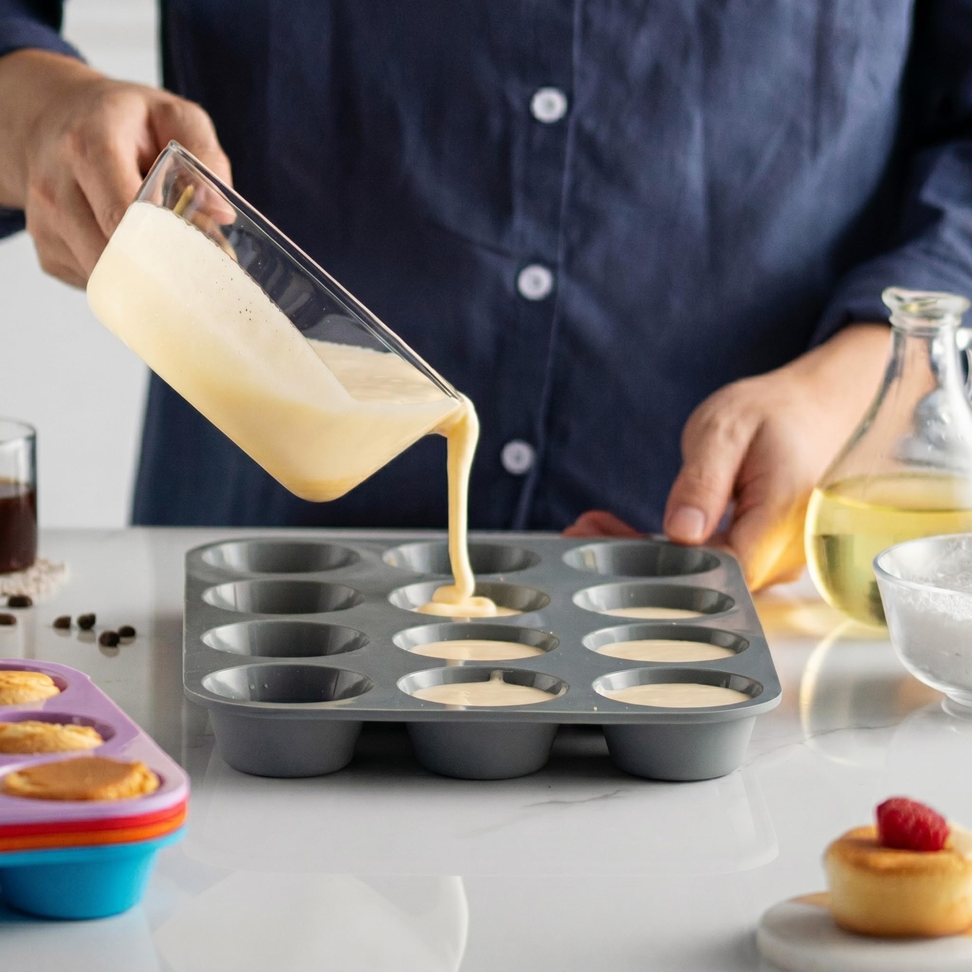 Calessier 12’li Silikon Muffin Kalıbı, Esnek Yapışmaz Cupcake Kek Kalıbı, Kolay Çıkarma ve Temizlik, Fırın Uyumlu, Çok Amaçlı Kek Pasta Tatlı Yapımı İçin Ev Tipi Silikon Muffin Kalıbı