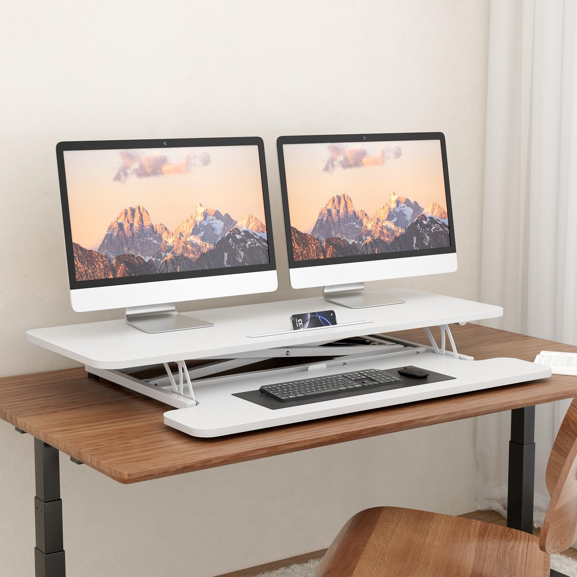 ERGOMAKER Convertisseur de Bureau Debout réglable en Hauteur avec Large Plateau pour Clavier, pour Deux écrans,Blanc - 106 cm
