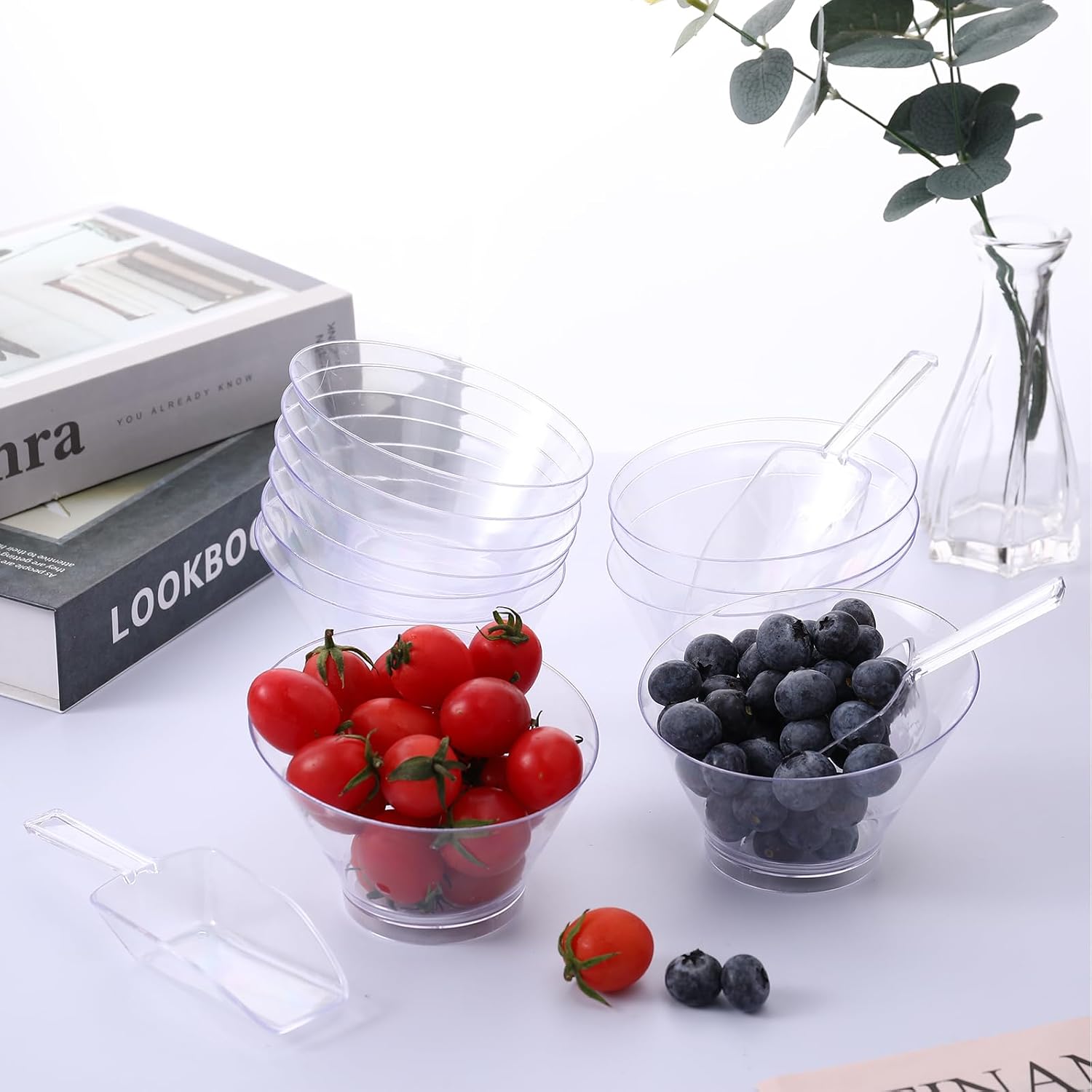 Sawysine Plastic Clear Serving Bowls with Kitchen Plastic Scoops | 12 Pcs Salad Serving Bowls Popcorn Scoops Angled Candy Container for Salad Cooking Parties