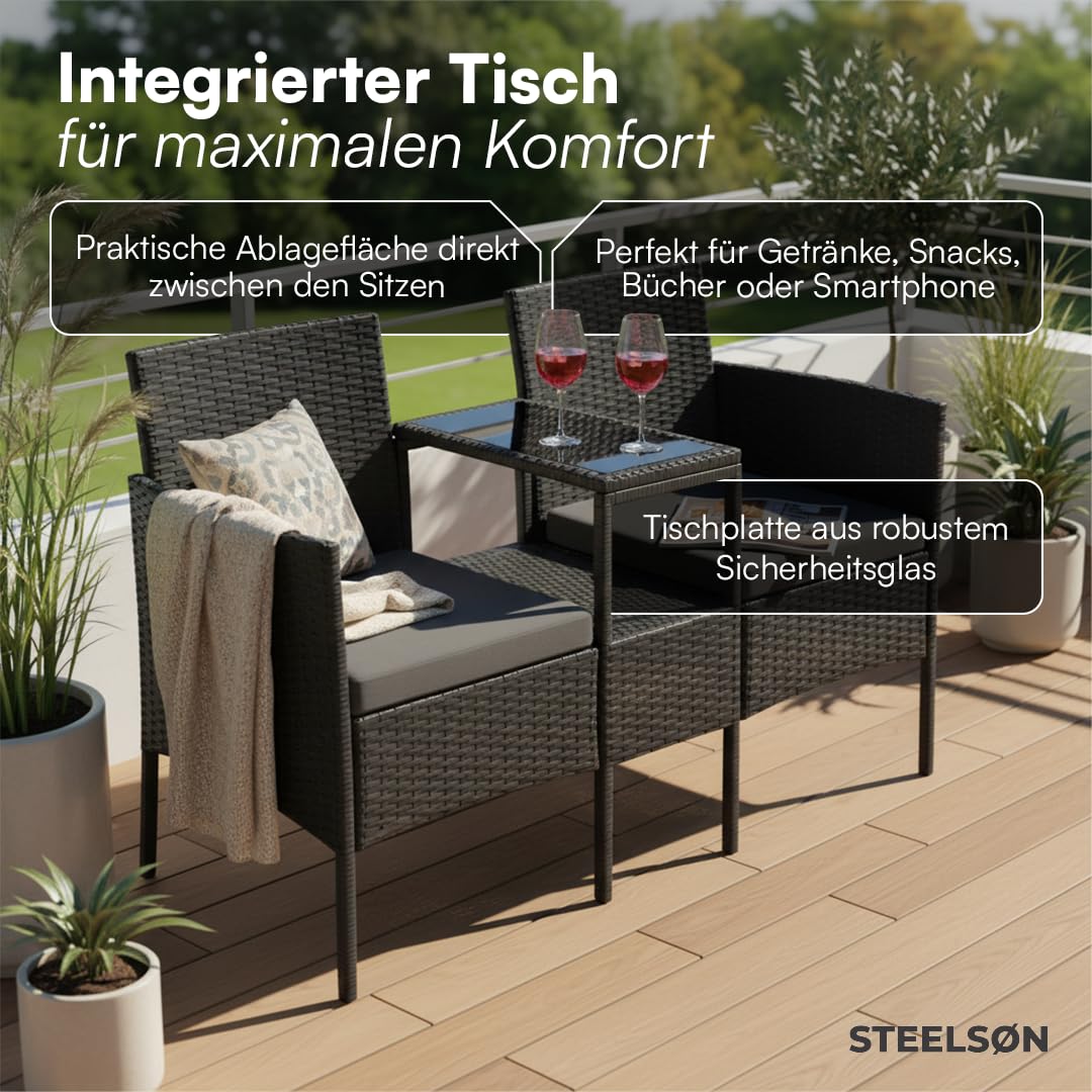 STEELSØN Velara Gartenbank mit integrierten Tisch – Rattan 2er Sitzbank Schwarz inkl. Kissen – Balkonmöbel wetterfest – Terrassen Sitzgruppe bis 320kg – Balkonbank Glas Ablage – Gartensofa
