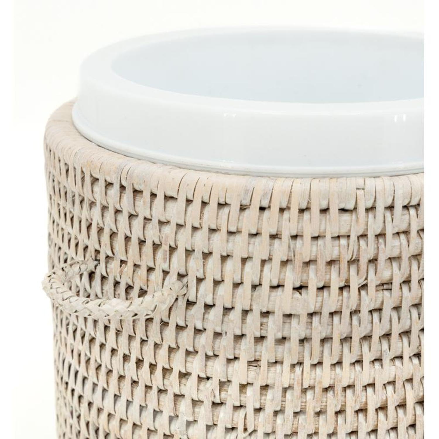 AUBRY GASPARD - Seau à Glace en Rotin avec Pince - Finition Patinée Blanche - Ø 20 cm x Hauteur 25 cm - Seau Amovible en Plastique pour Conserver le Froid - Idéal pour Réceptions et Dîners Conviviaux