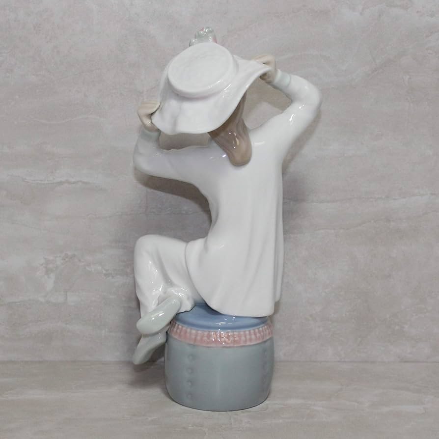 Amazon.com: Lladro 1147 Girl with HAT : Home & Kitchen