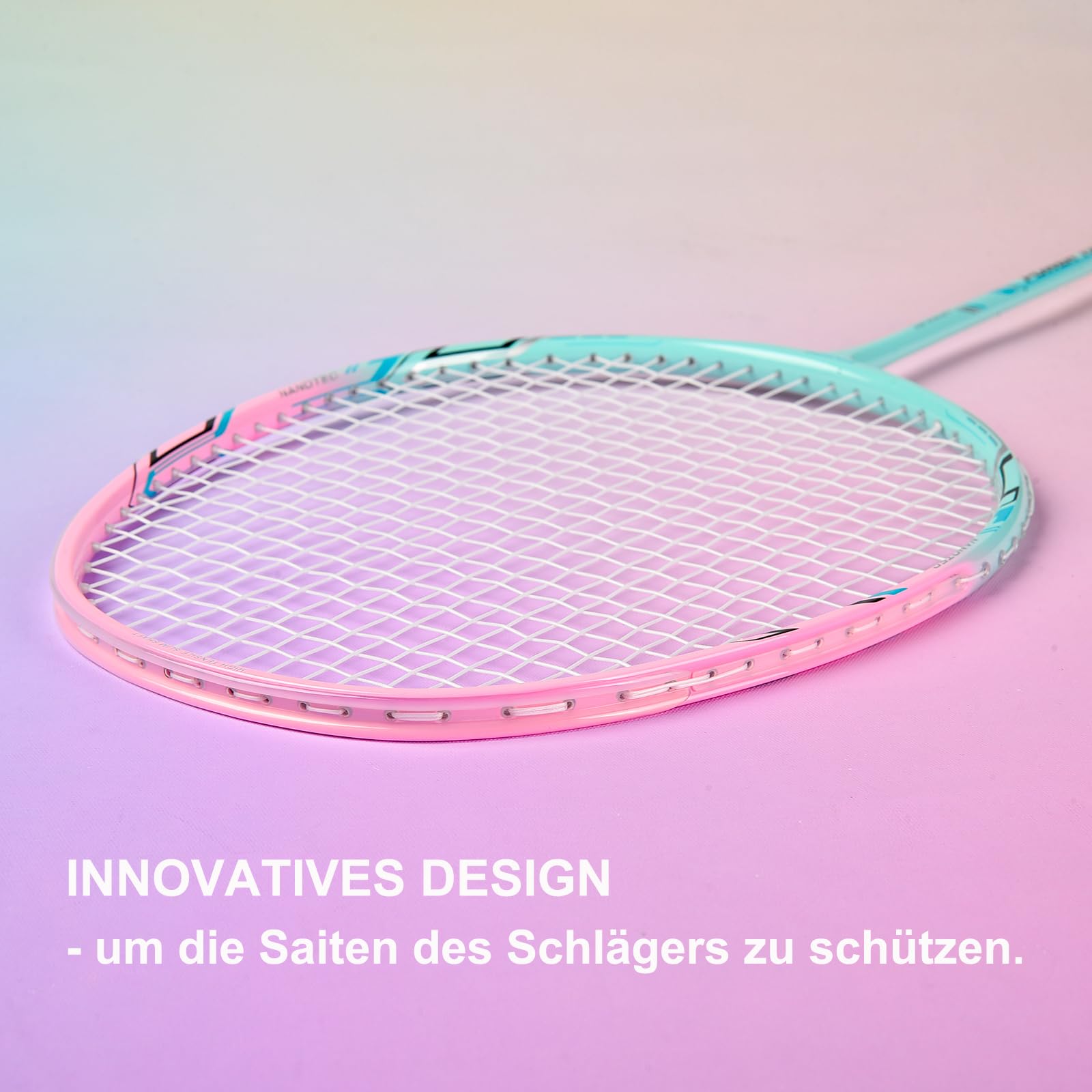 Badminton Set mit 2 Graphit Schläger - Kratzfestes Design - Federball Set für Erwachsene Incl. Federbälle, Griffbänder & Schlägertasche