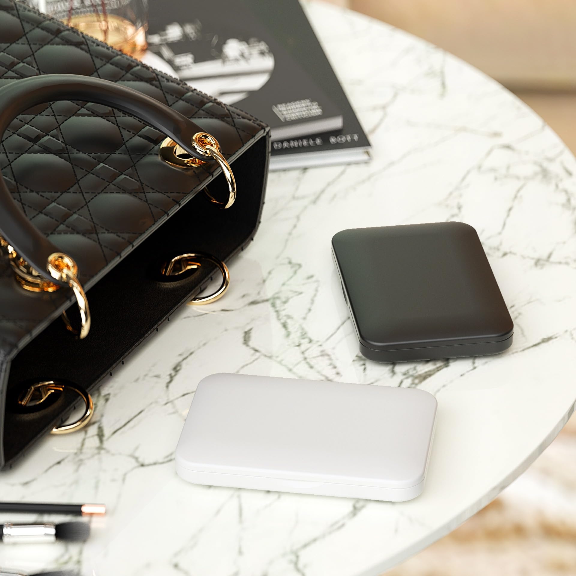 Espejo de Bolsillo con Aumento 1X/2X, Tira LED Tricolor, Brillo Ajustable 5-100%, Batería Integrada, Carga USB-C, Blanco/Negro