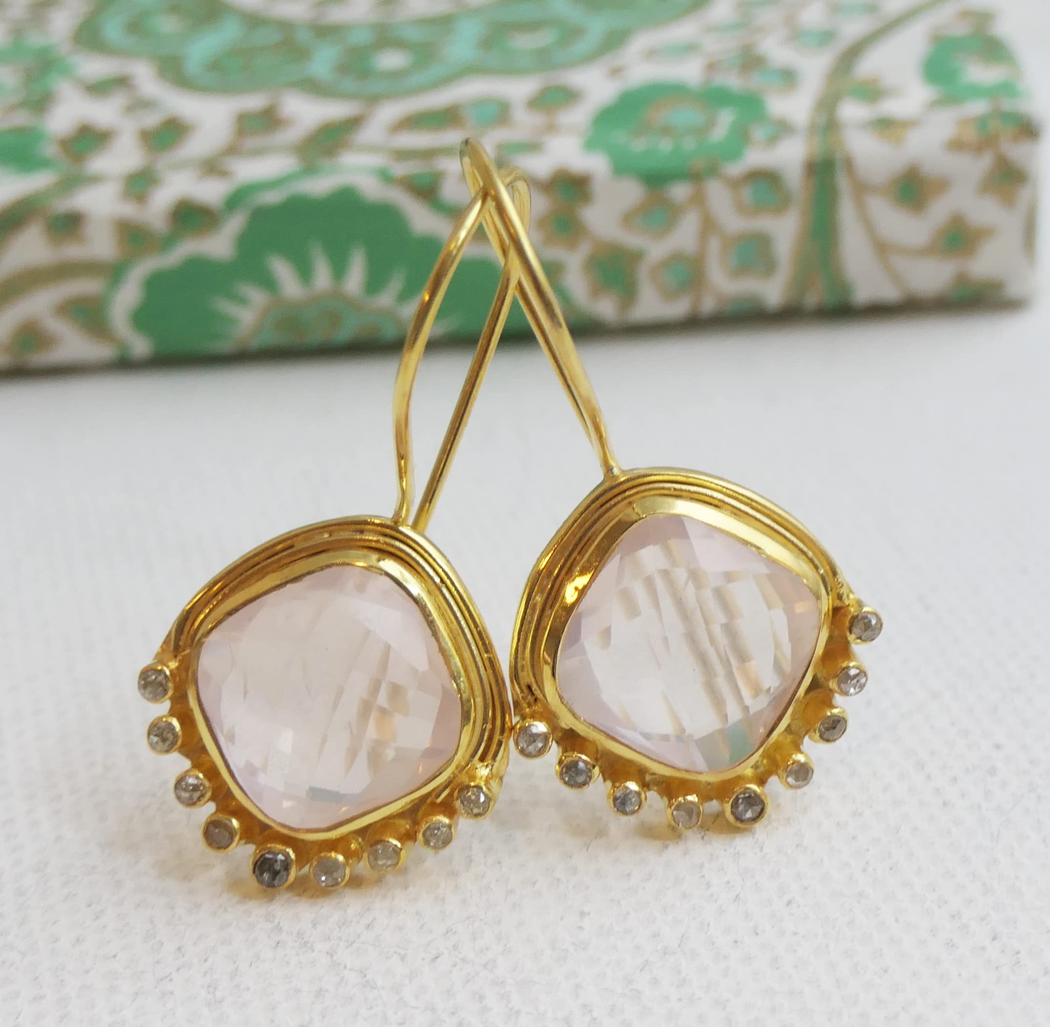 Orecchini in argento sterling placcato oro con diamanti e quarzo rosa- Gemma Naturale - Regalo di Compleanno - Regalo di Natale - Idee Regalo Fatto a Mano per le Donne