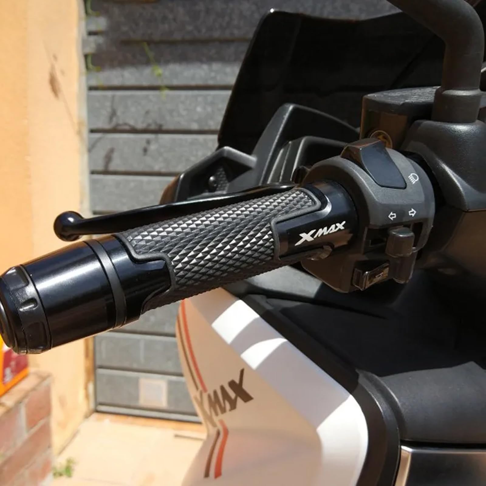 Pour Yamaha X-MAX XMAX 300 125 200 250 400 T-Max 530 500 T-Max 530 SX DX Embouts Guidon pour moto Poignées Guidon Street & Racing Universal 7/8'' 22mm