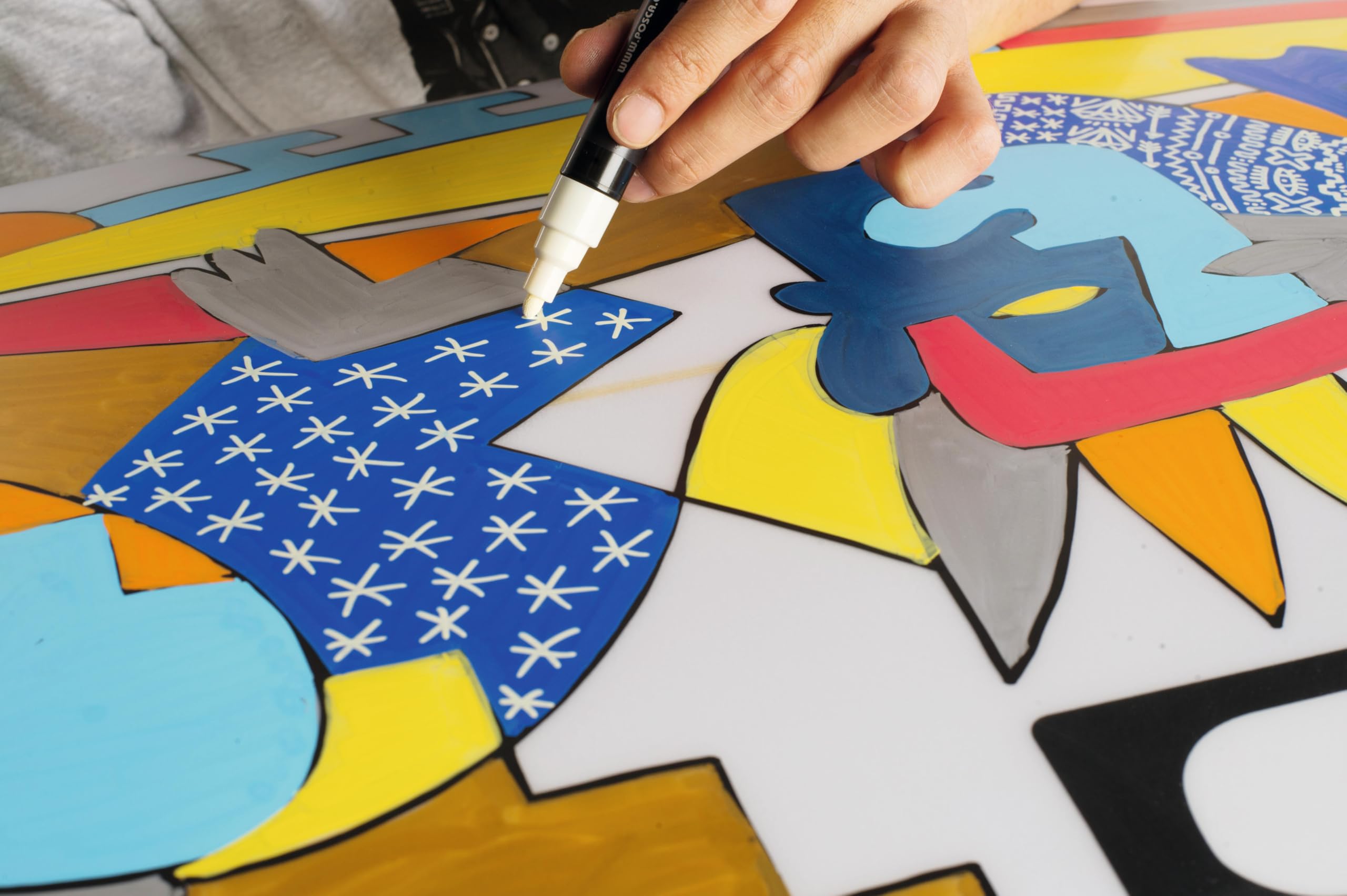 POSCA - Mitsubishi Pencil - Mallette 24 Marqueurs Pointes Extra-Fines PC-1MC / Fines PC-3M / Moyennes PC-5M / Biseautées PC-8K - Marqueurs Peinture à Base d'Eau - Tout Support