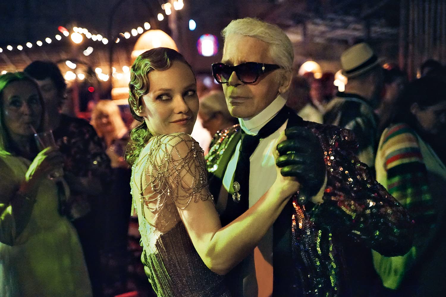 CHANEL – Fittings and Backstage